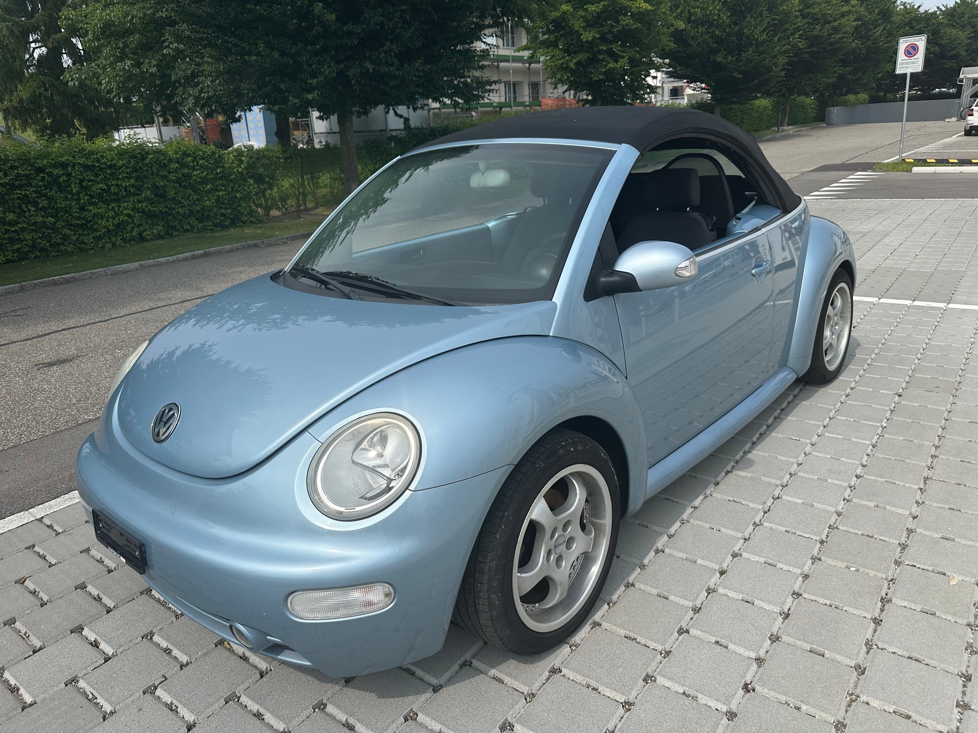 VW Beetle Cabrio 1.6-image-9