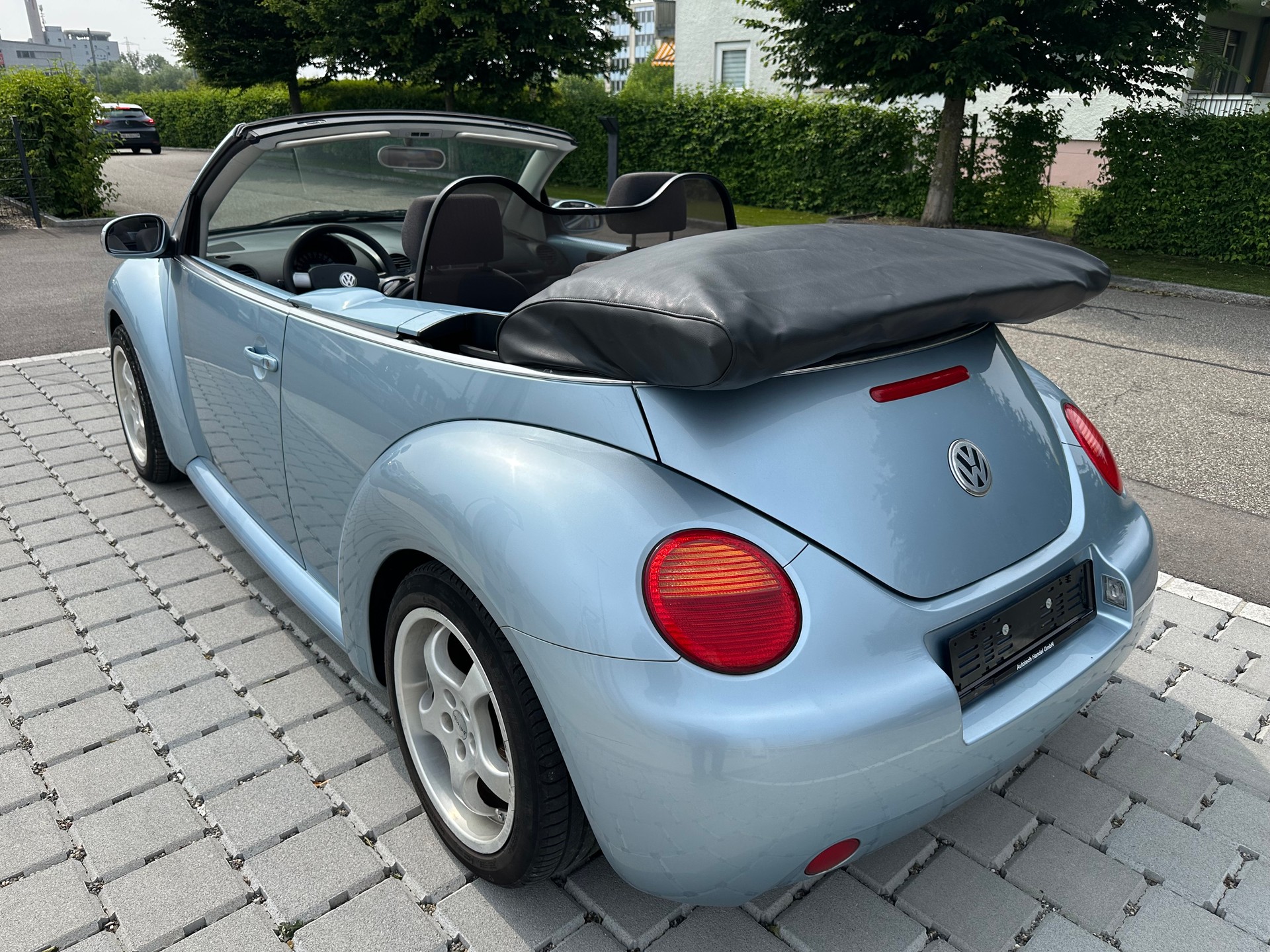 VW Beetle Cabrio 1.6-image-2