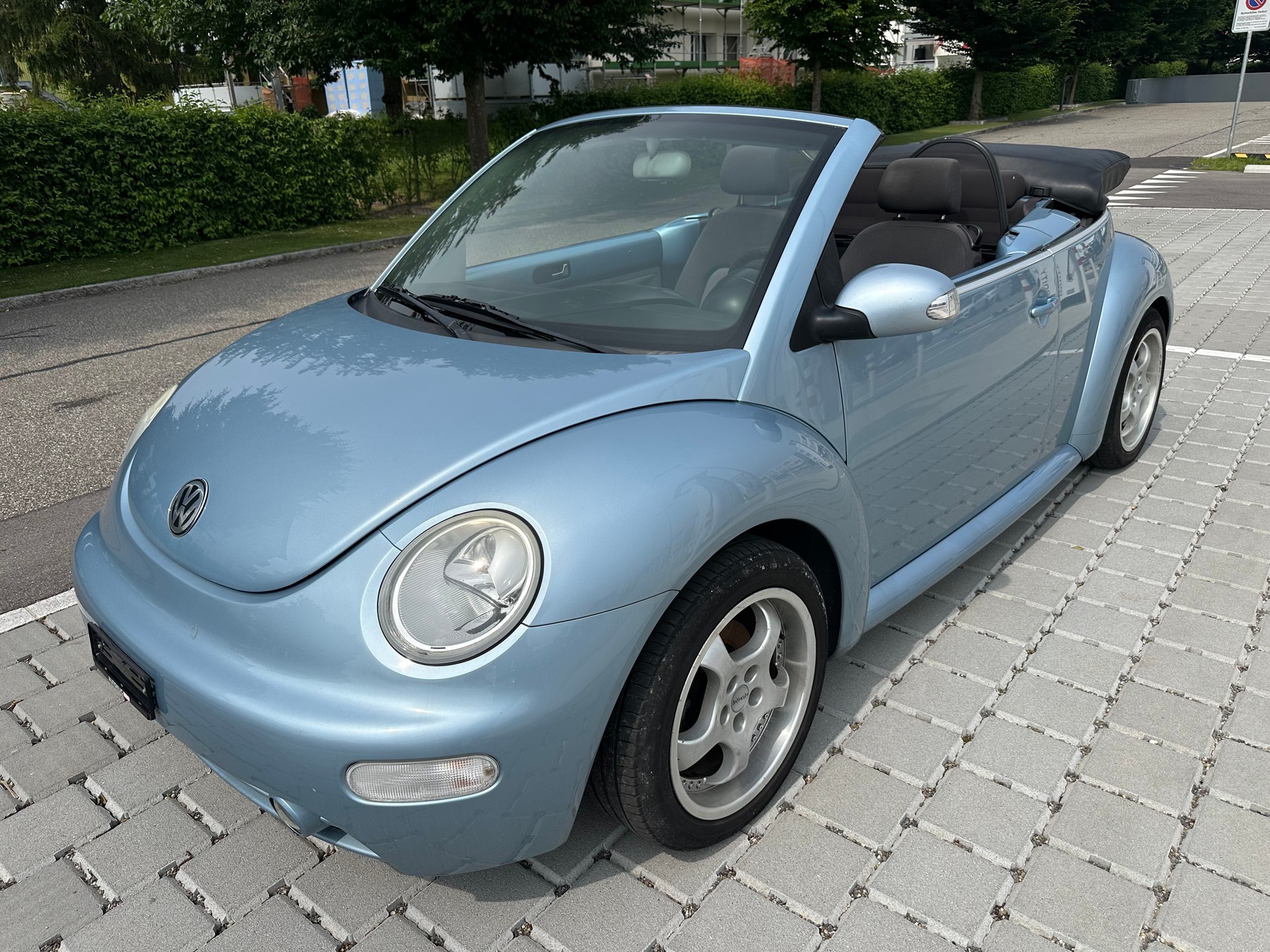 VW Beetle Cabrio 1.6-image-1