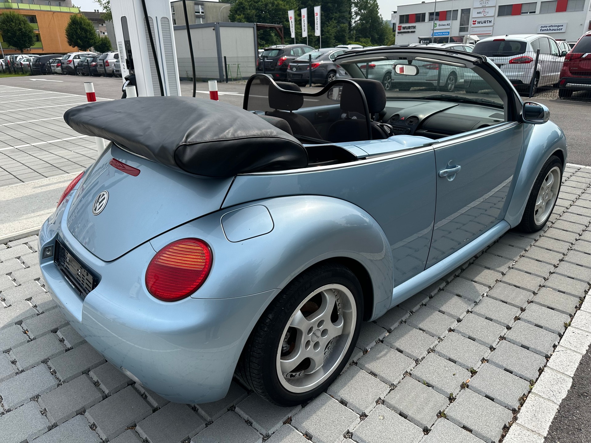 VW Beetle Cabrio 1.6-image-3