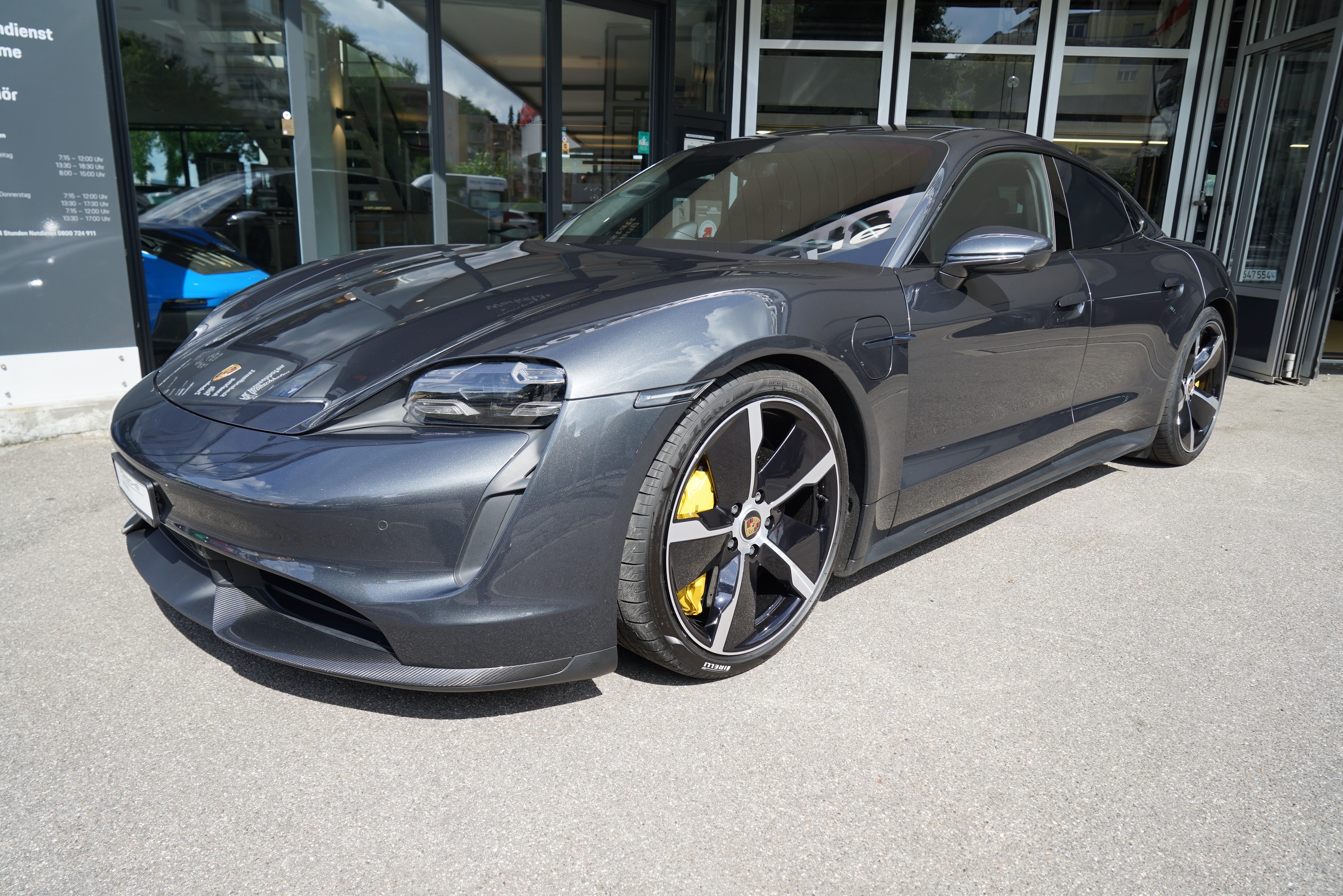 PORSCHE Taycan Turbo S (Limousine)