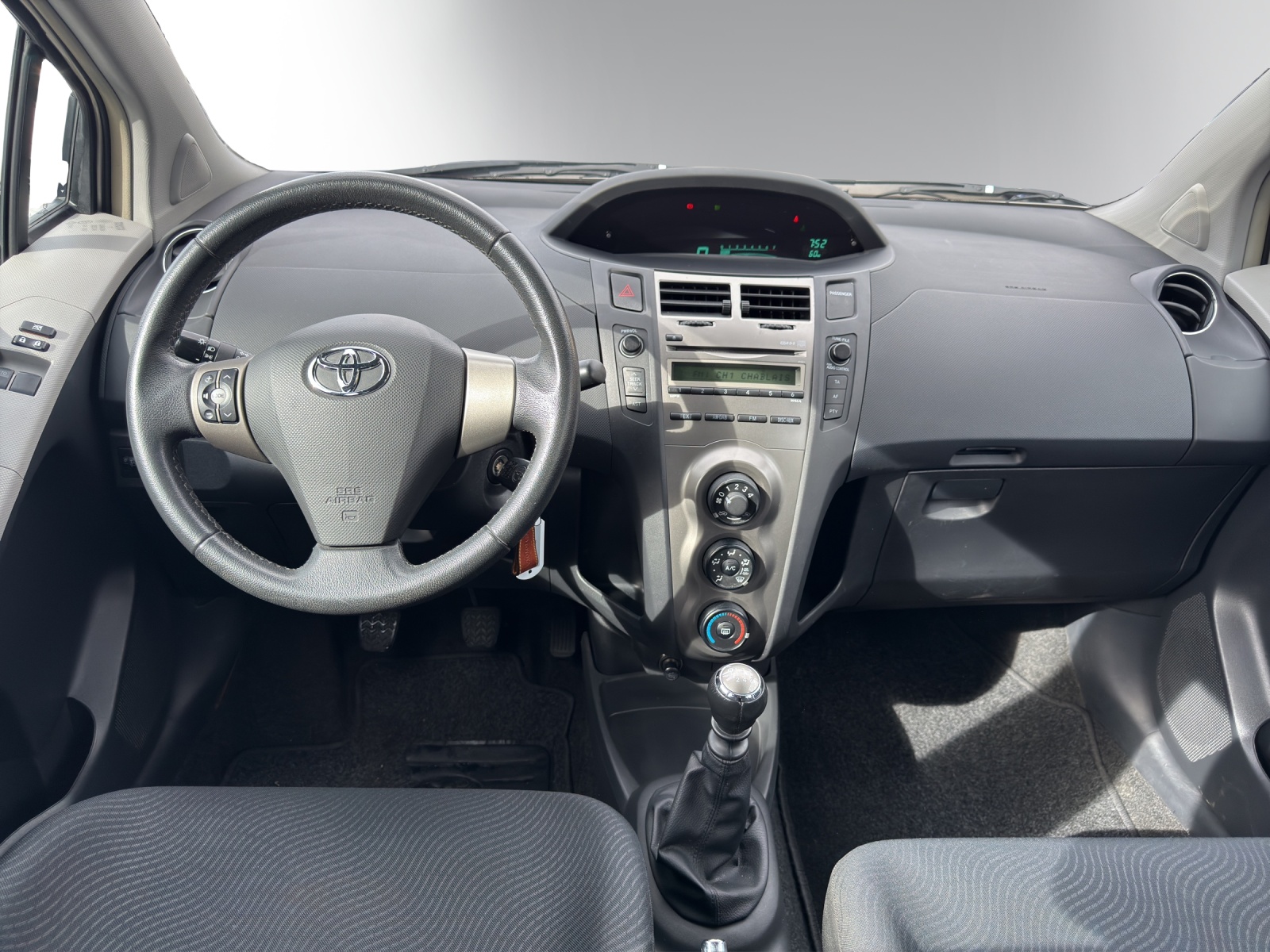 Image TOYOTA YARIS Yaris 1.33 Linea Luna