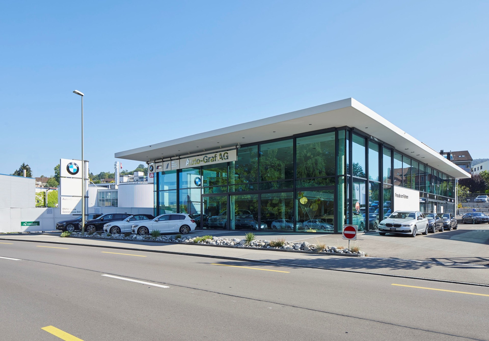 BMW X1 xDrive 23i 48V M Sport-business-18