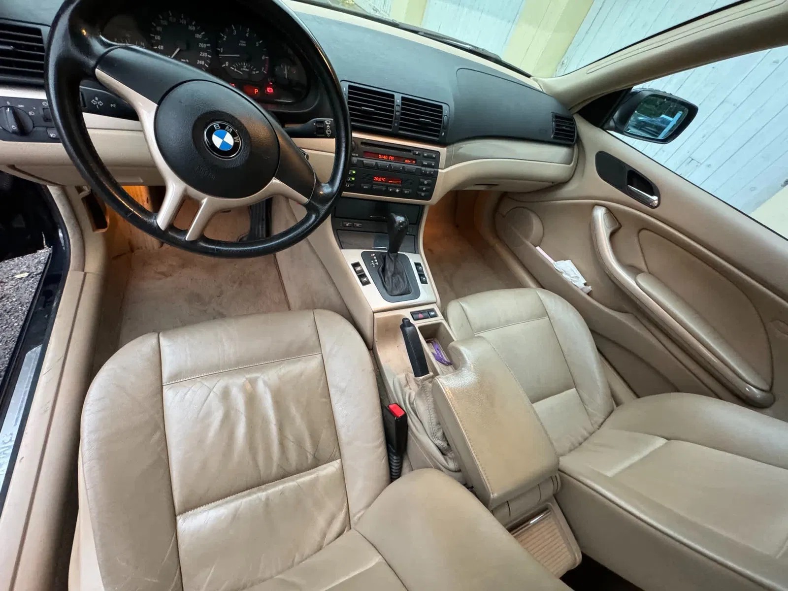 BMW 325Ci Coupé-image-1