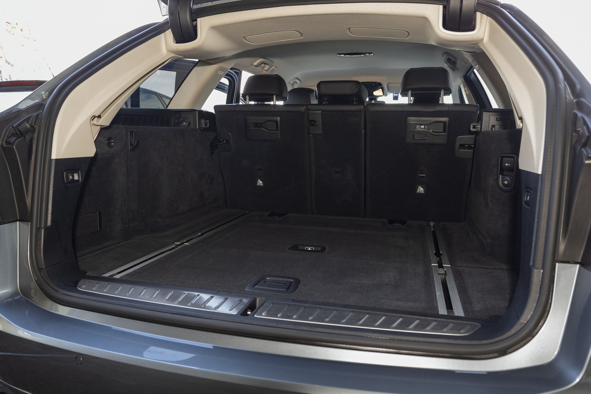 BMW 530d Touring Luxury Line Steptronic-image-7