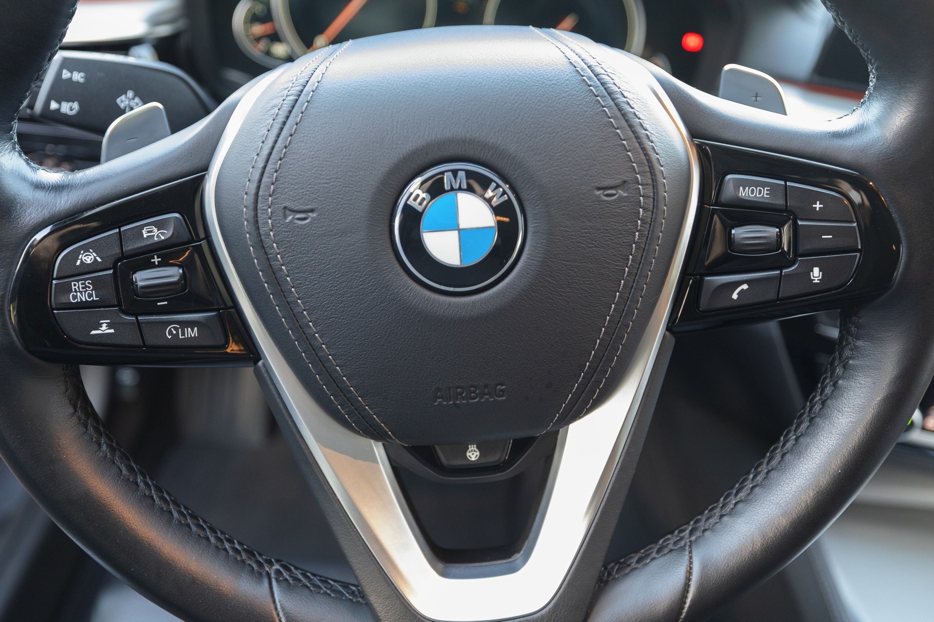 BMW 530d Touring Luxury Line Steptronic-image-9