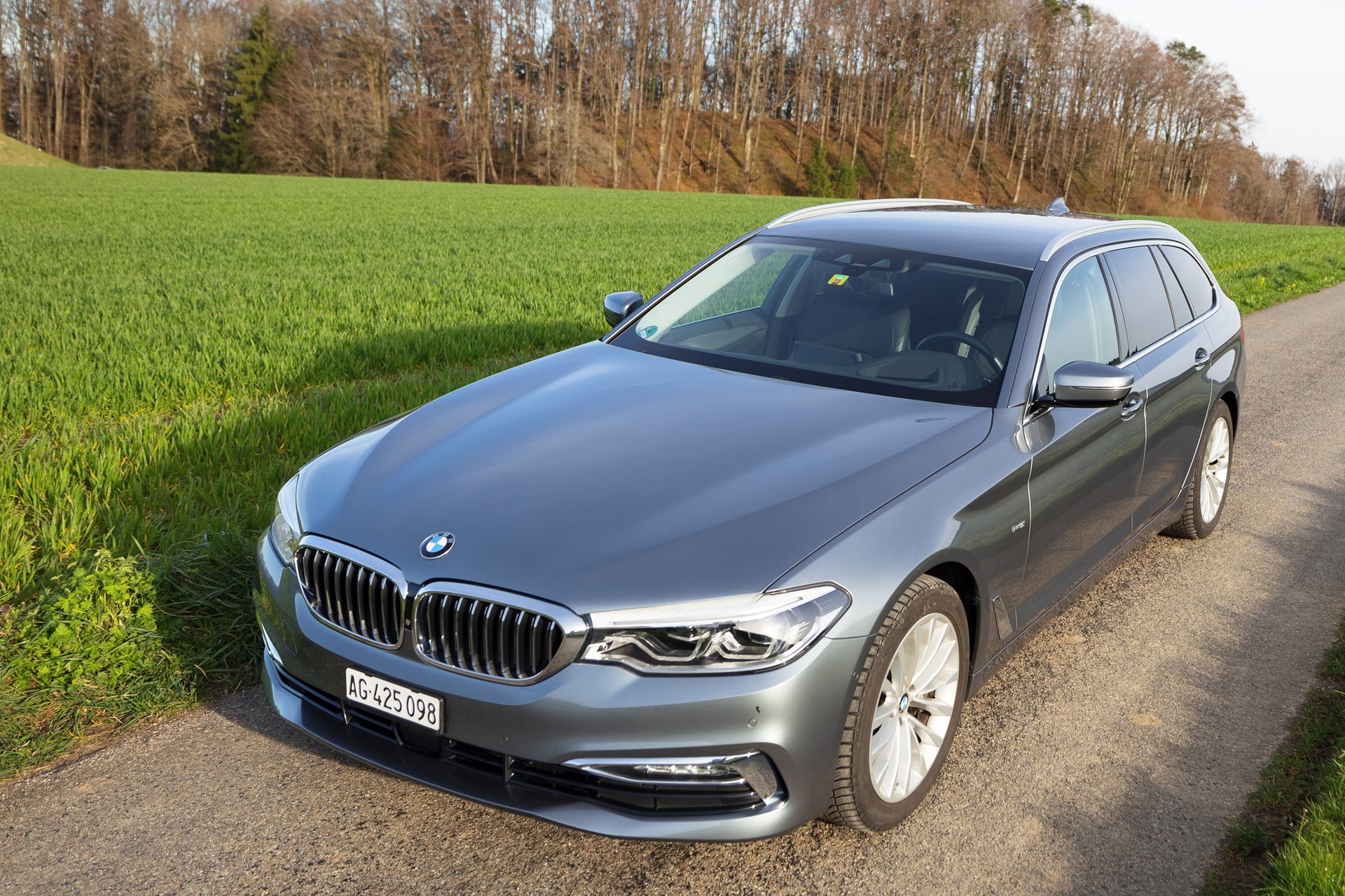 BMW 530d Touring Luxury Line Steptronic-image-1