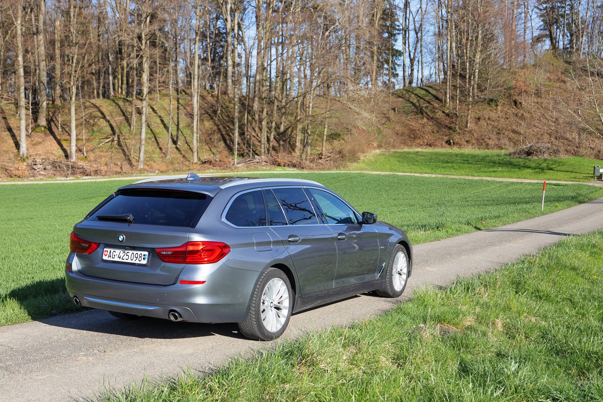 BMW 530d Touring Luxury Line Steptronic-image-3
