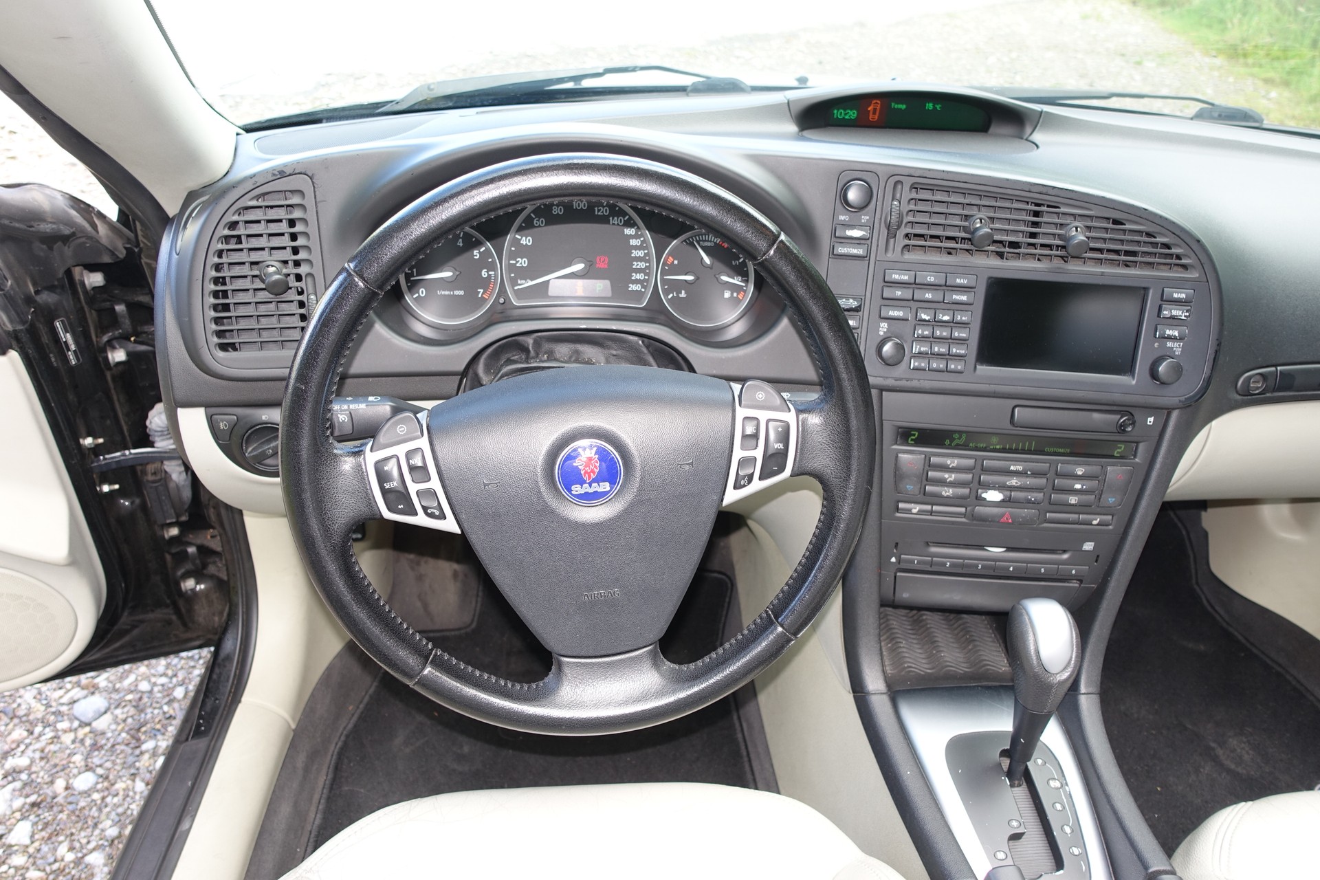 SAAB 9-3 2.0T Aero-image-12
