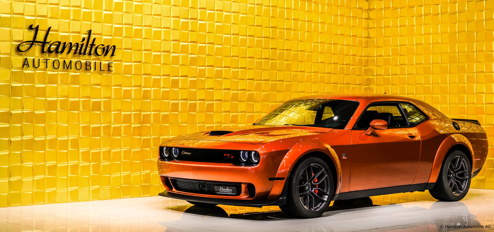 DODGE Challenger R/T 6.4L V8 Scat Pack Widebody CINNAMON STICK-image-1