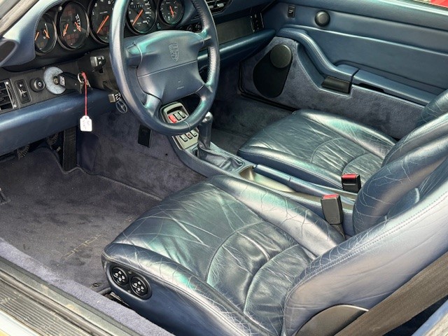 PORSCHE 911 Carrera 4S-image-3