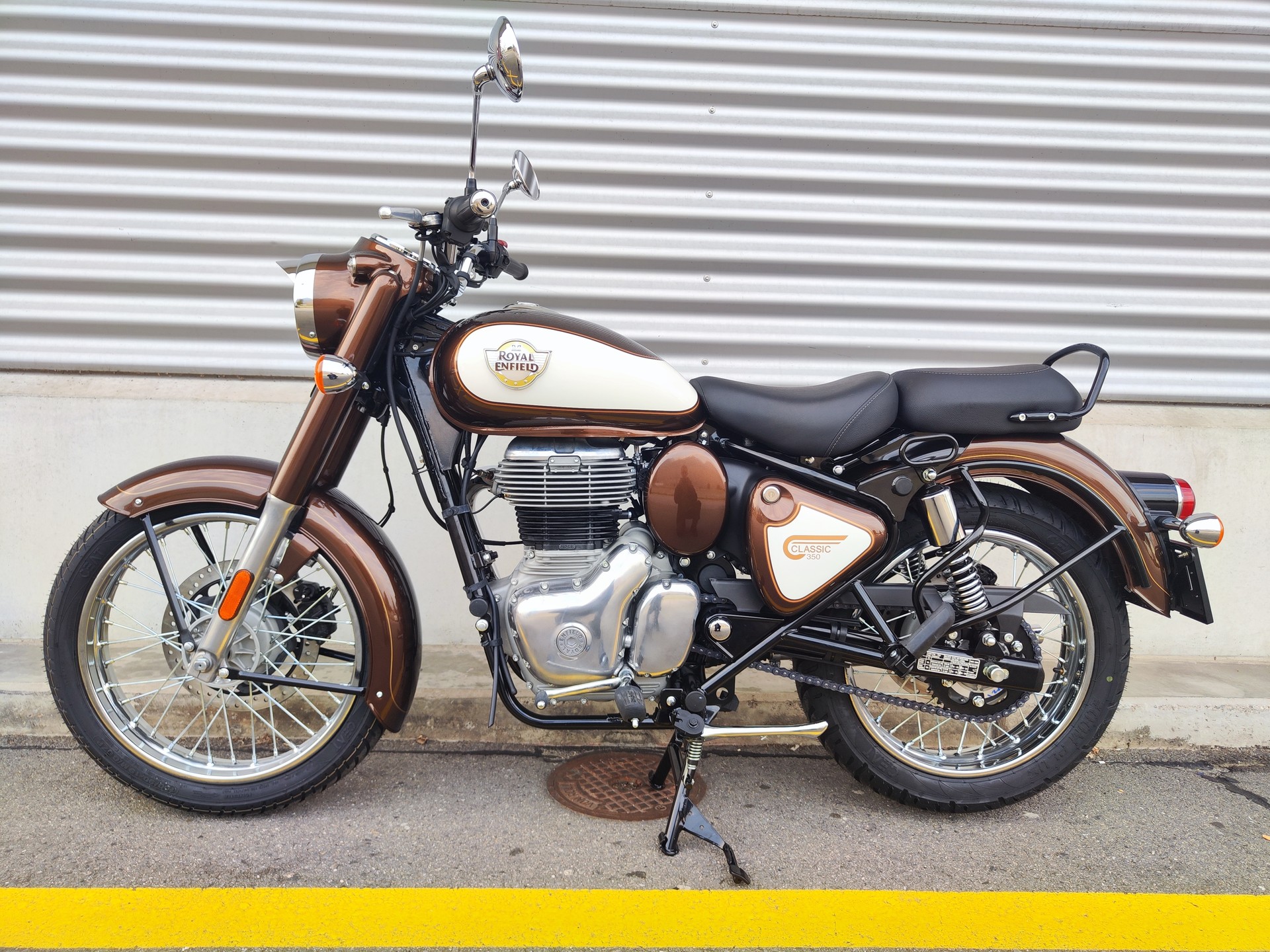 ROYAL ENFIELD Classic 350 Medallion Bronze-showroom-element-1