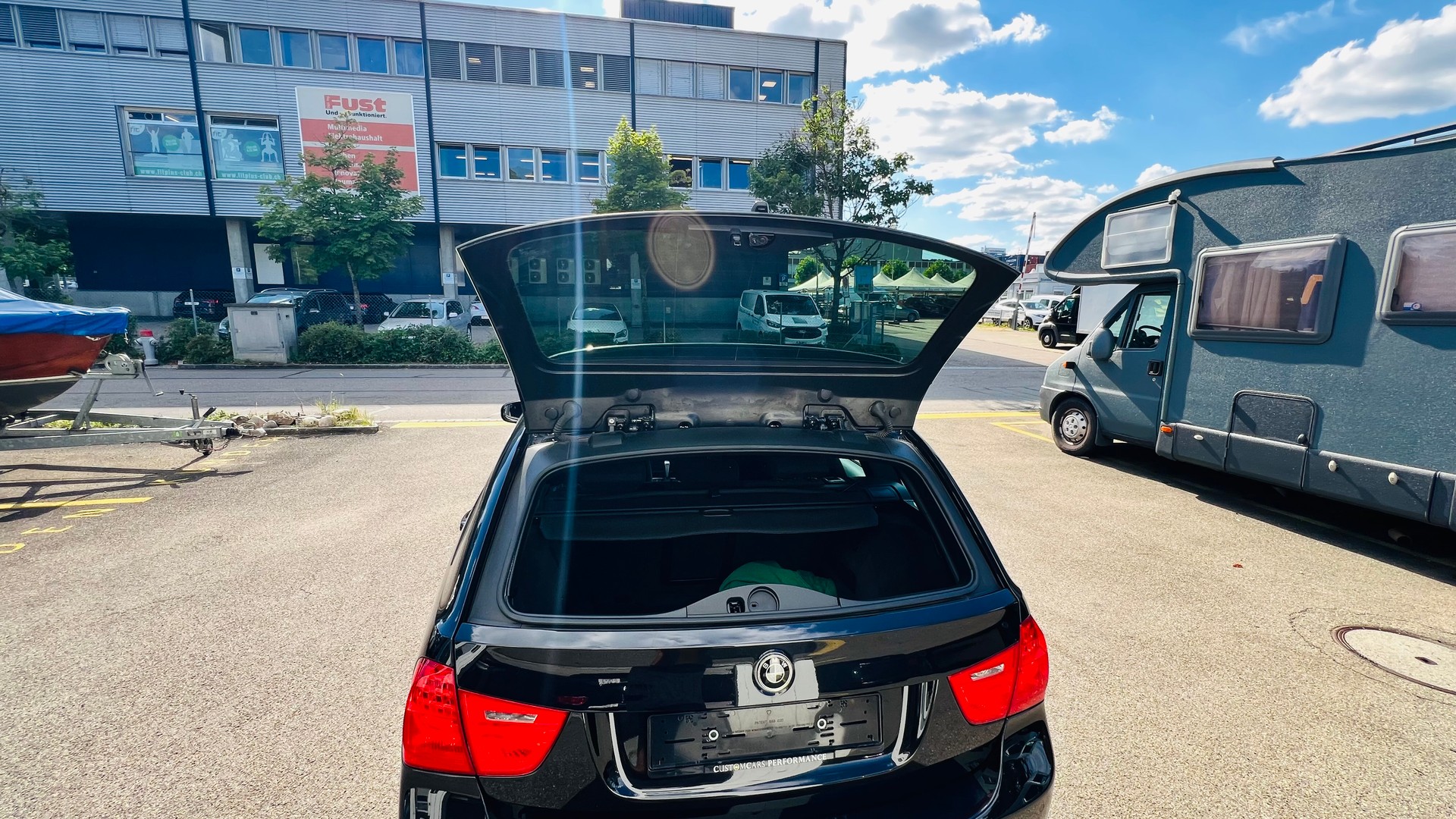 BMW 335i xDrive Touring Steptronic-image-12