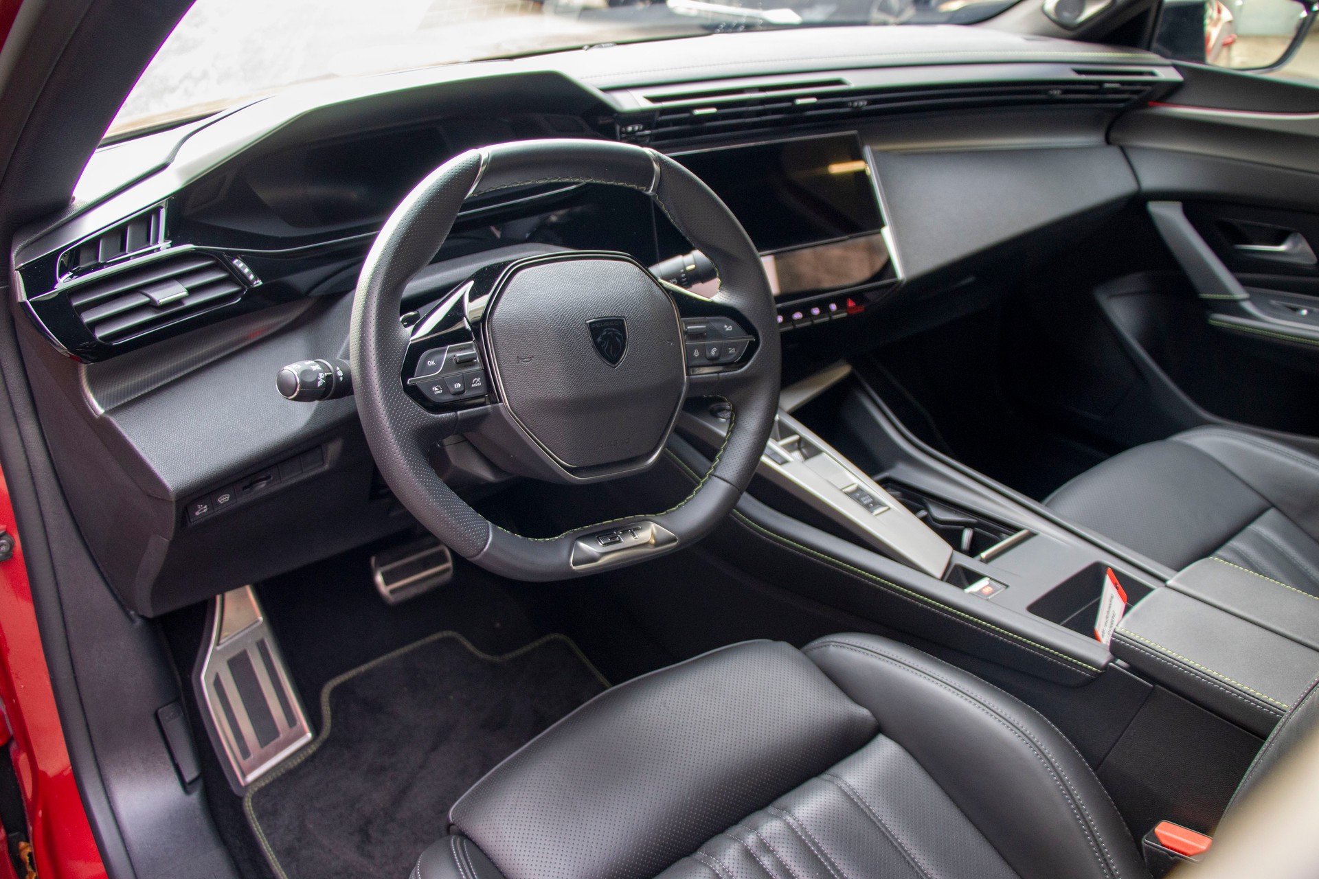 PEUGEOT 408 1.2 PureTech GT EAT8-image-4