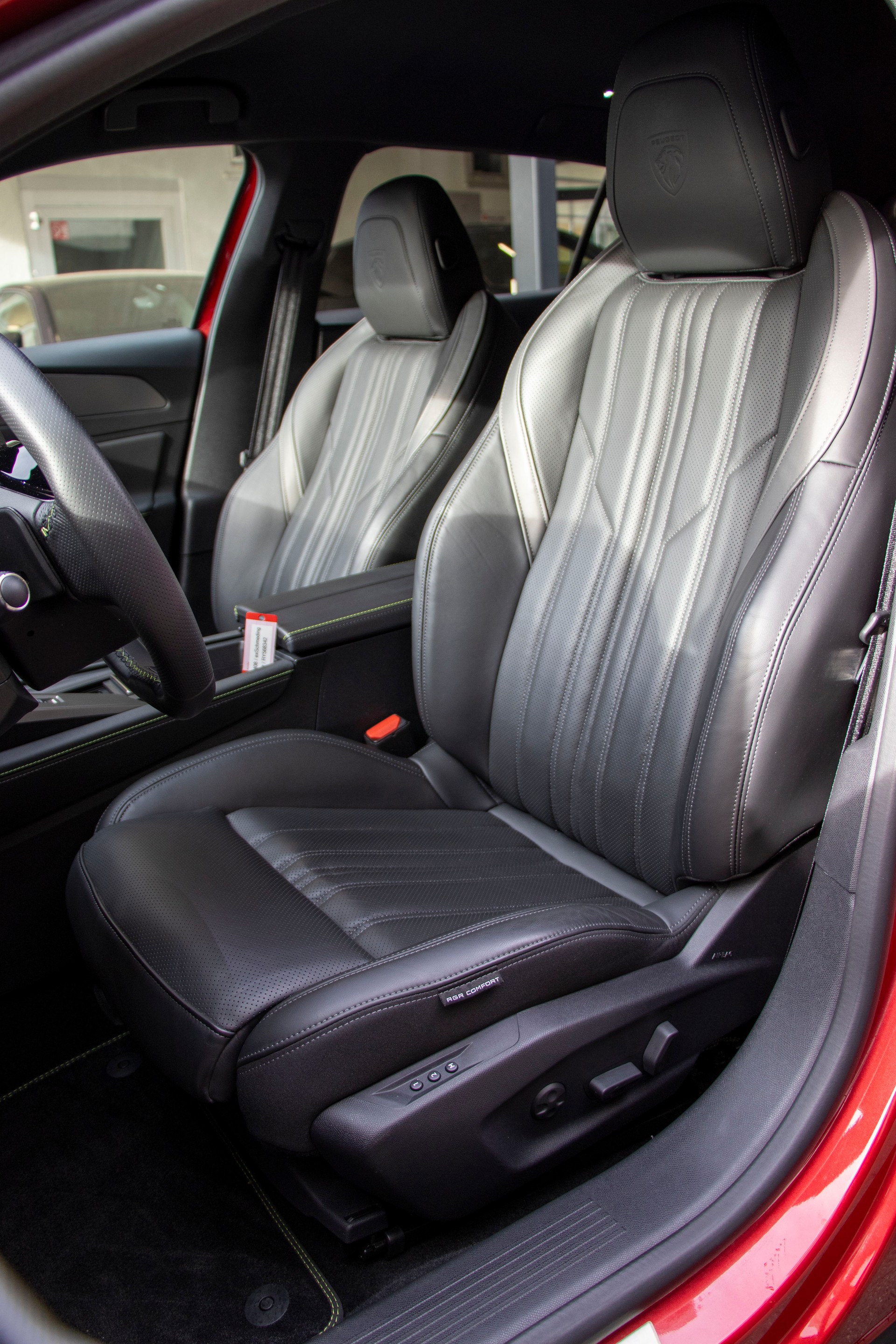 PEUGEOT 408 1.2 PureTech GT EAT8-image-6