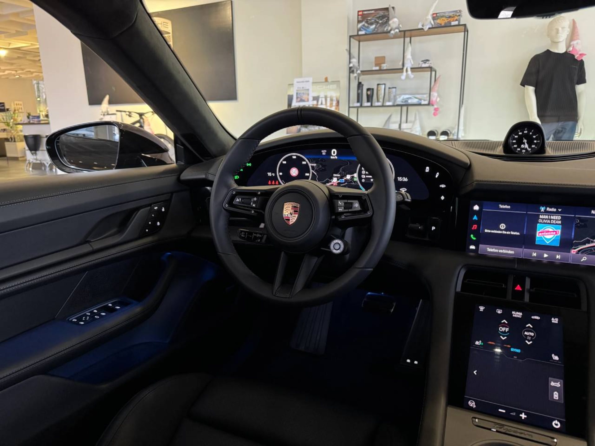 PORSCHE Taycan GTS Sport Turismo-image-15