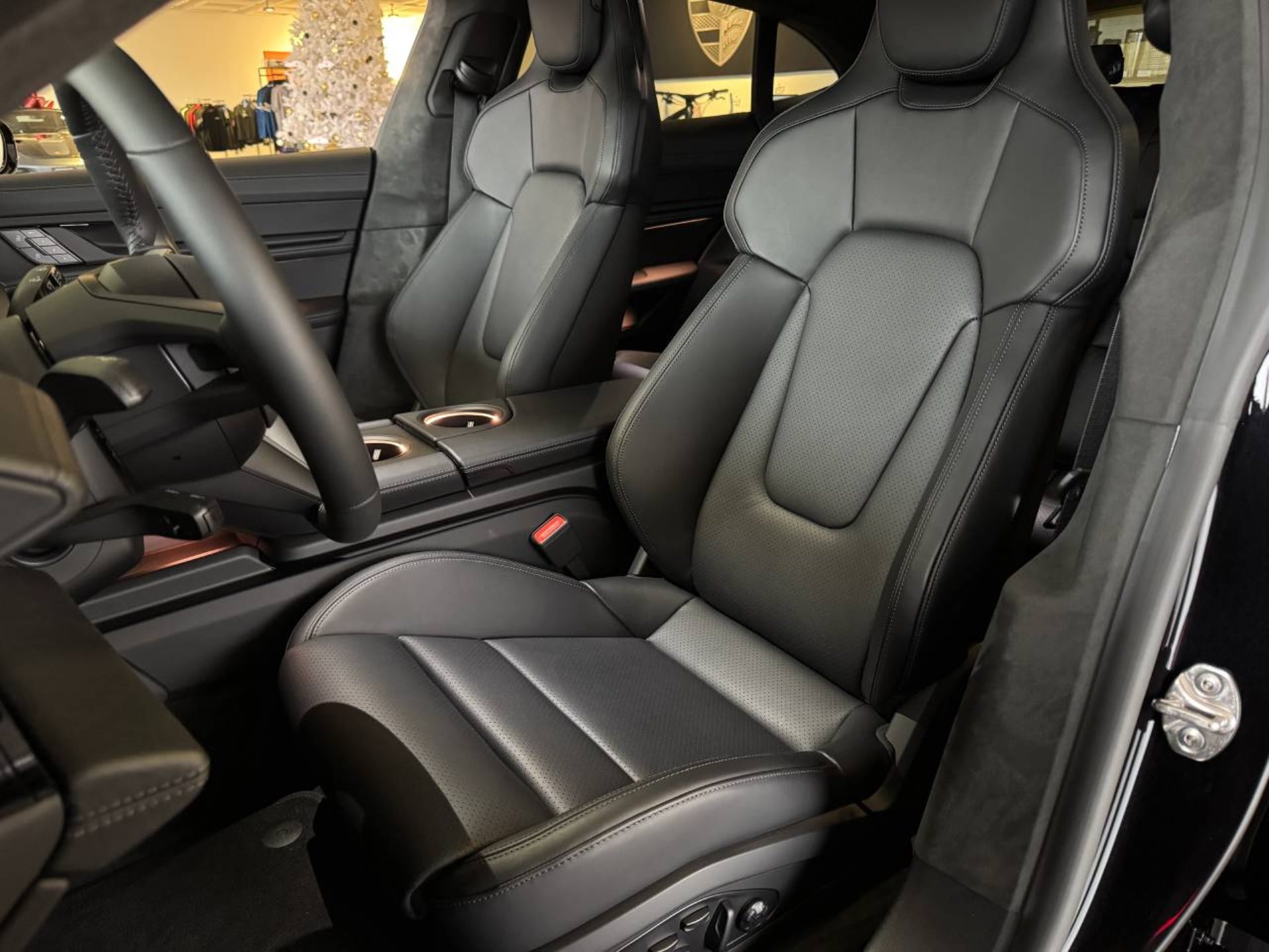 PORSCHE Taycan GTS Sport Turismo-image-4