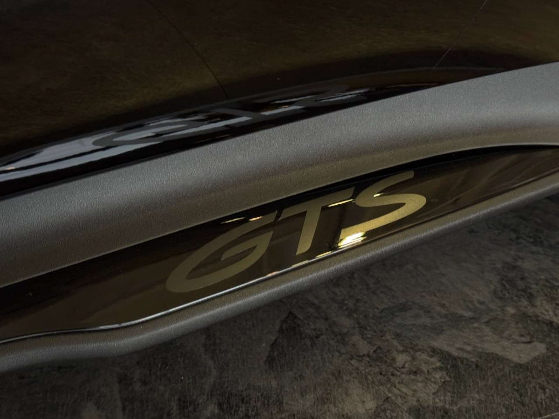 PORSCHE Taycan GTS Sport Turismo-image-33