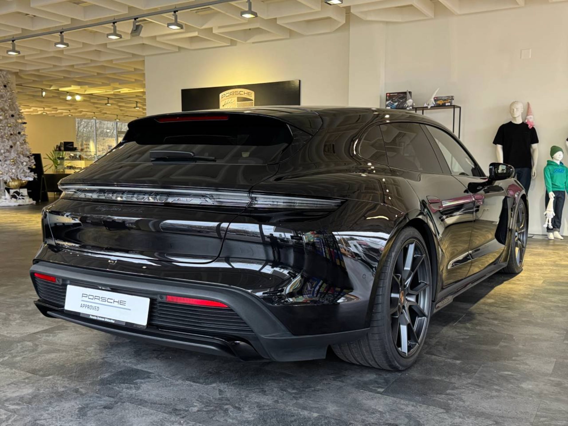 PORSCHE Taycan GTS Sport Turismo-image-2