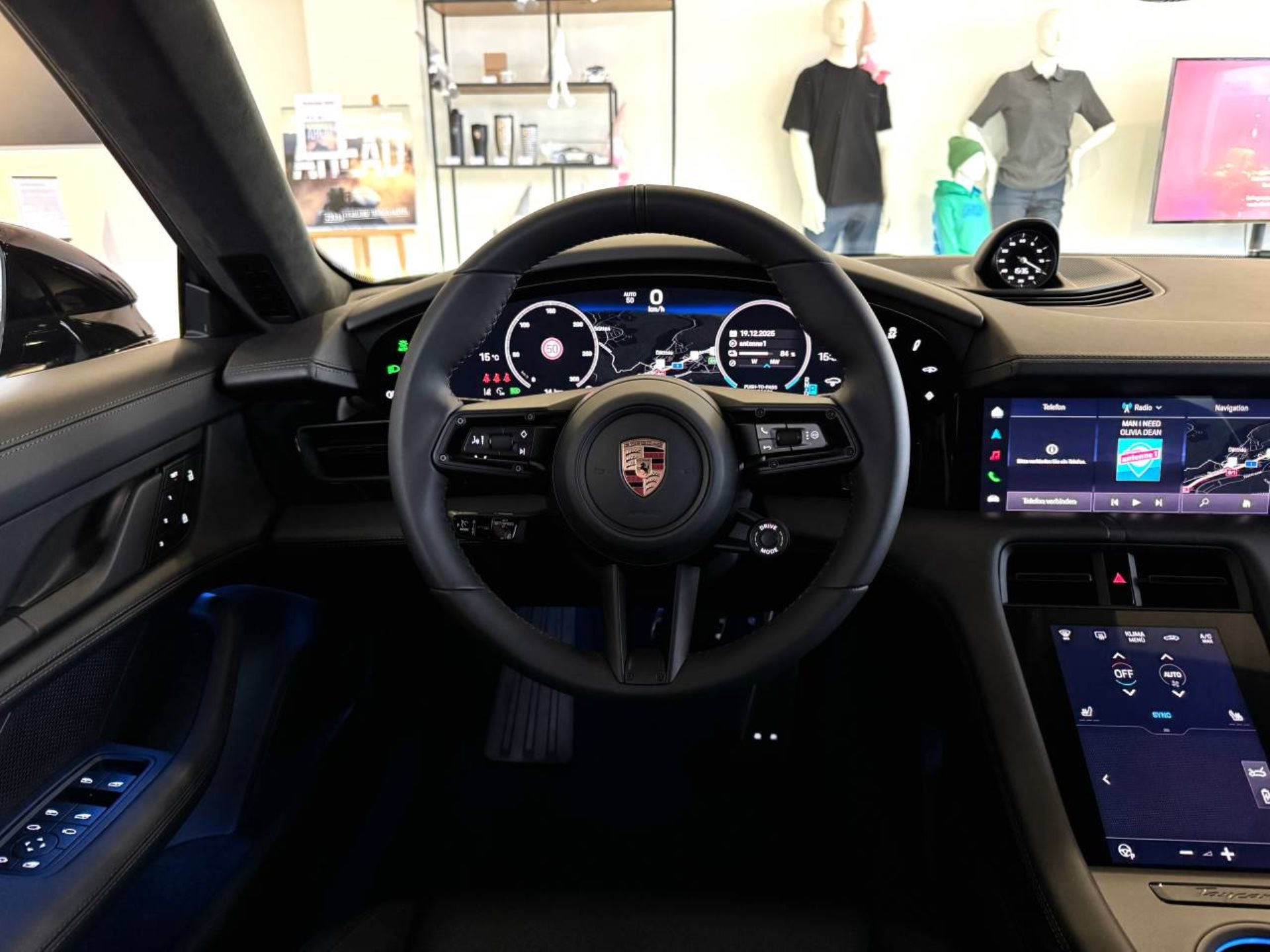 PORSCHE Taycan GTS Sport Turismo-image-14