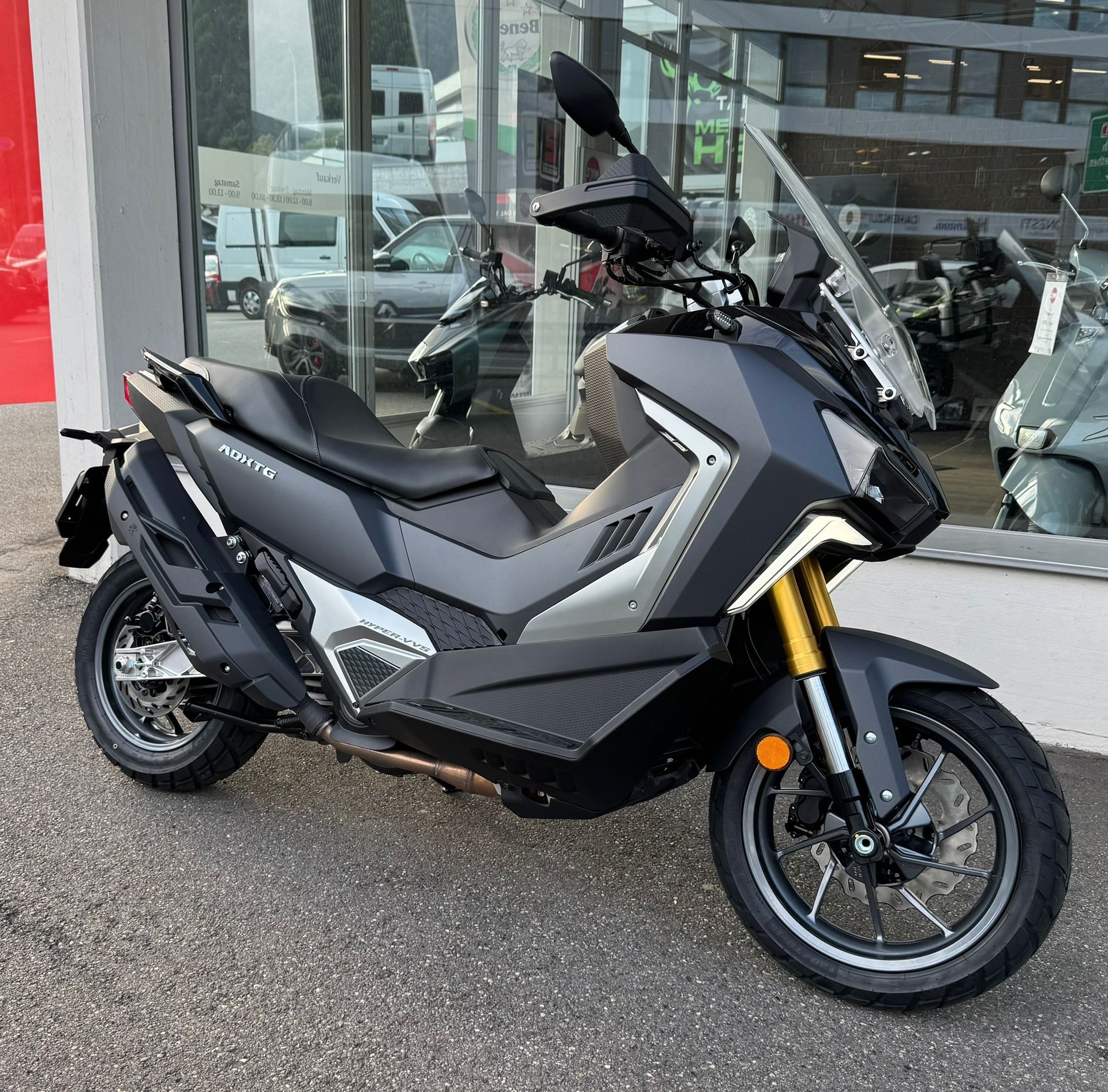 SYM ADX TG 400-showroom-element-1