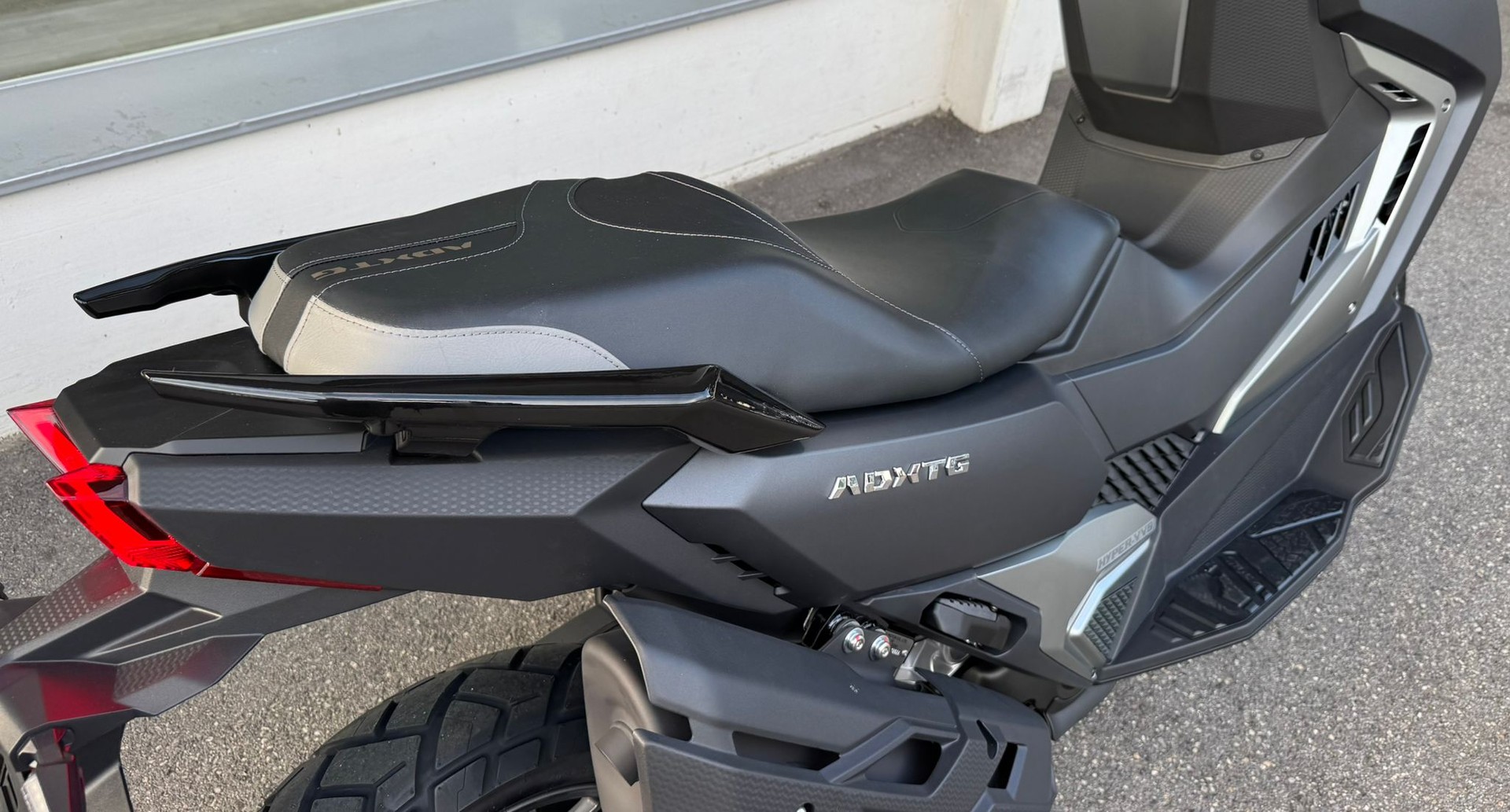 SYM ADX TG 400-showroom-element-3