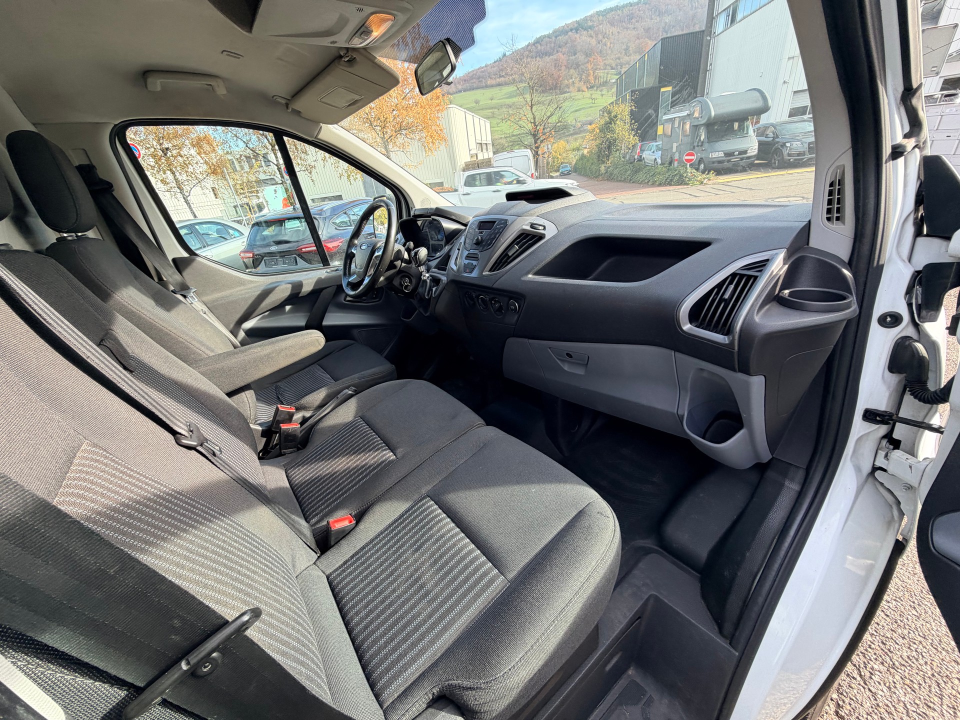 FORD Transit Custom Van 290 L1H1 Ambiente-image-9