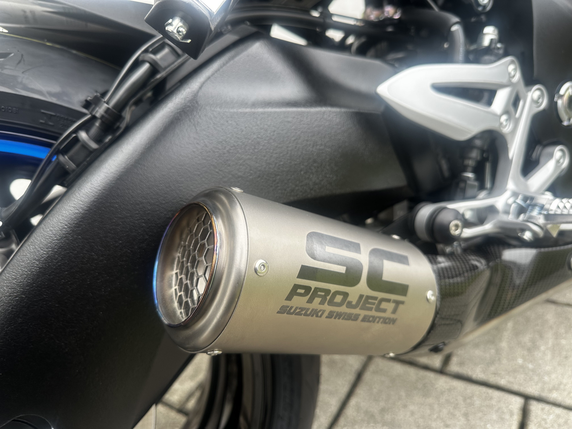 SUZUKI GSX-S 950-showroom-element-3