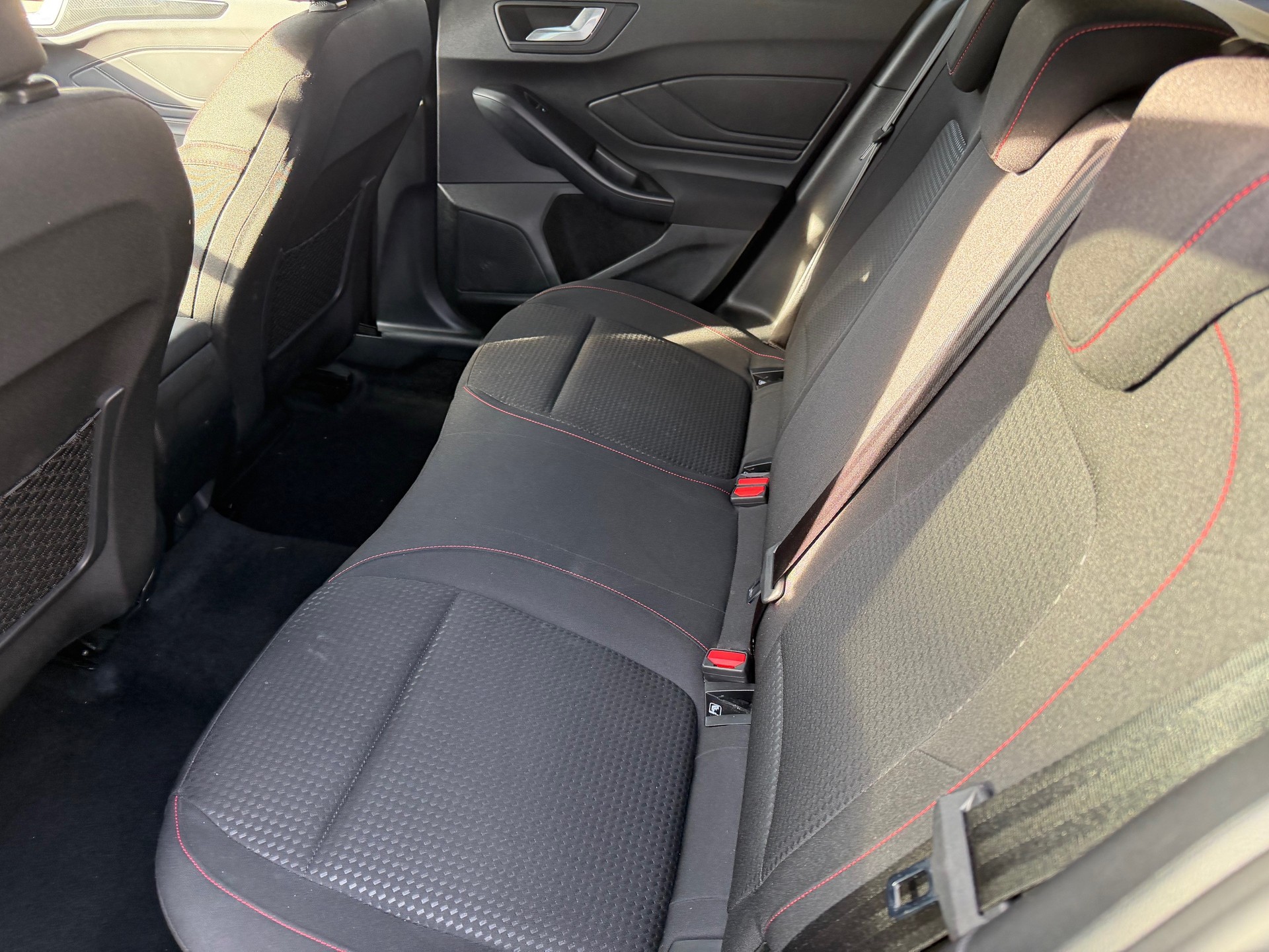 FORD Focus 1.0 MHEV ST-Line Automat-image-10