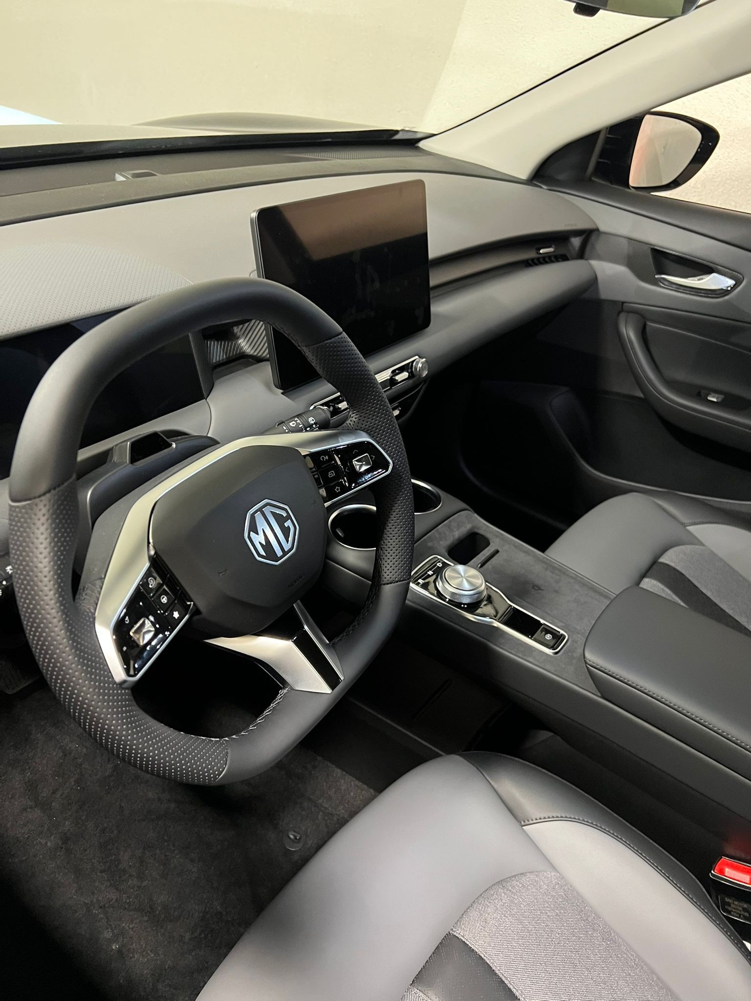 MG S5 EV 64kWh Luxury-image-7