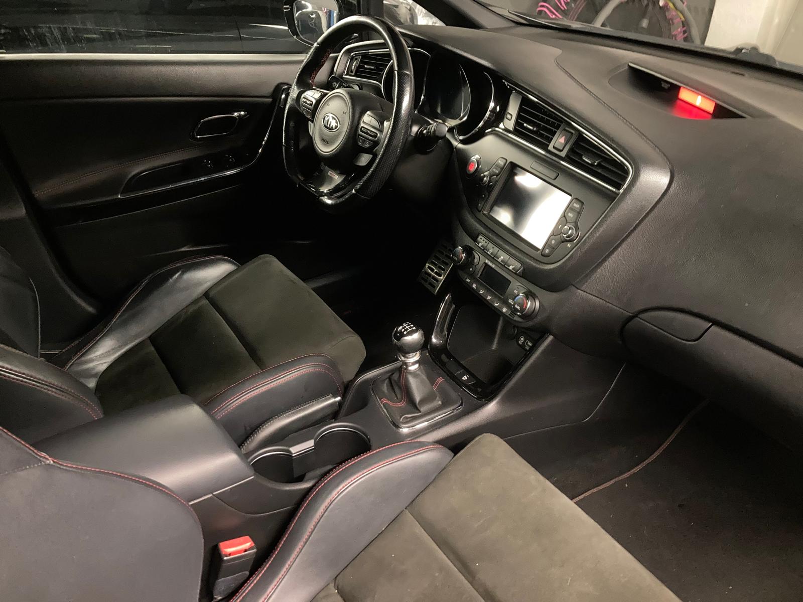 KIA Cee'd 1.6 GDi GT mit 8x Aluräder-image-3