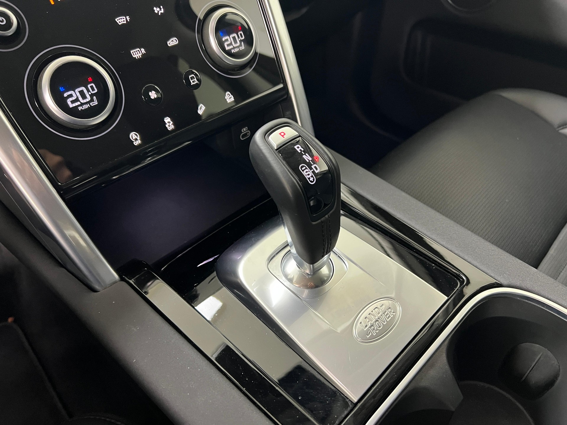 LAND ROVER Discovery Sport 2.0 SD4 200 SE / Jetzt mit attraktivem 1.99% Leasing-image-13