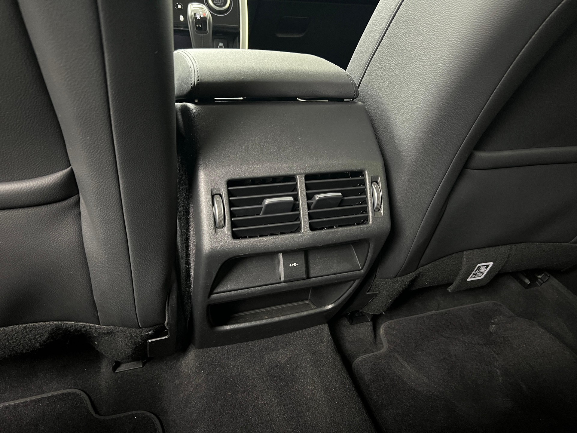 LAND ROVER Discovery Sport 2.0 SD4 200 SE / Jetzt mit attraktivem 1.99% Leasing-image-18