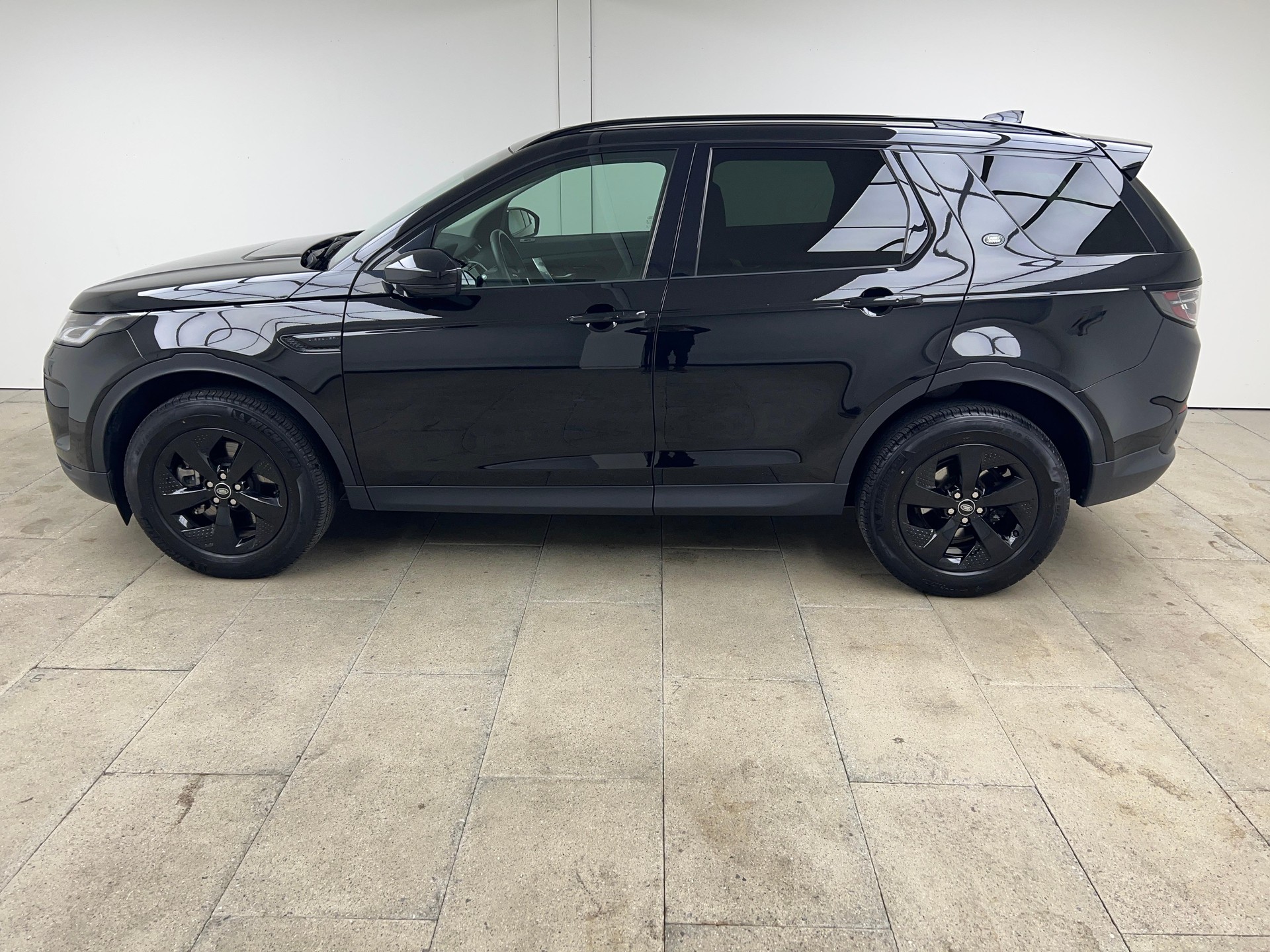 LAND ROVER Discovery Sport 2.0 SD4 200 SE-image-2