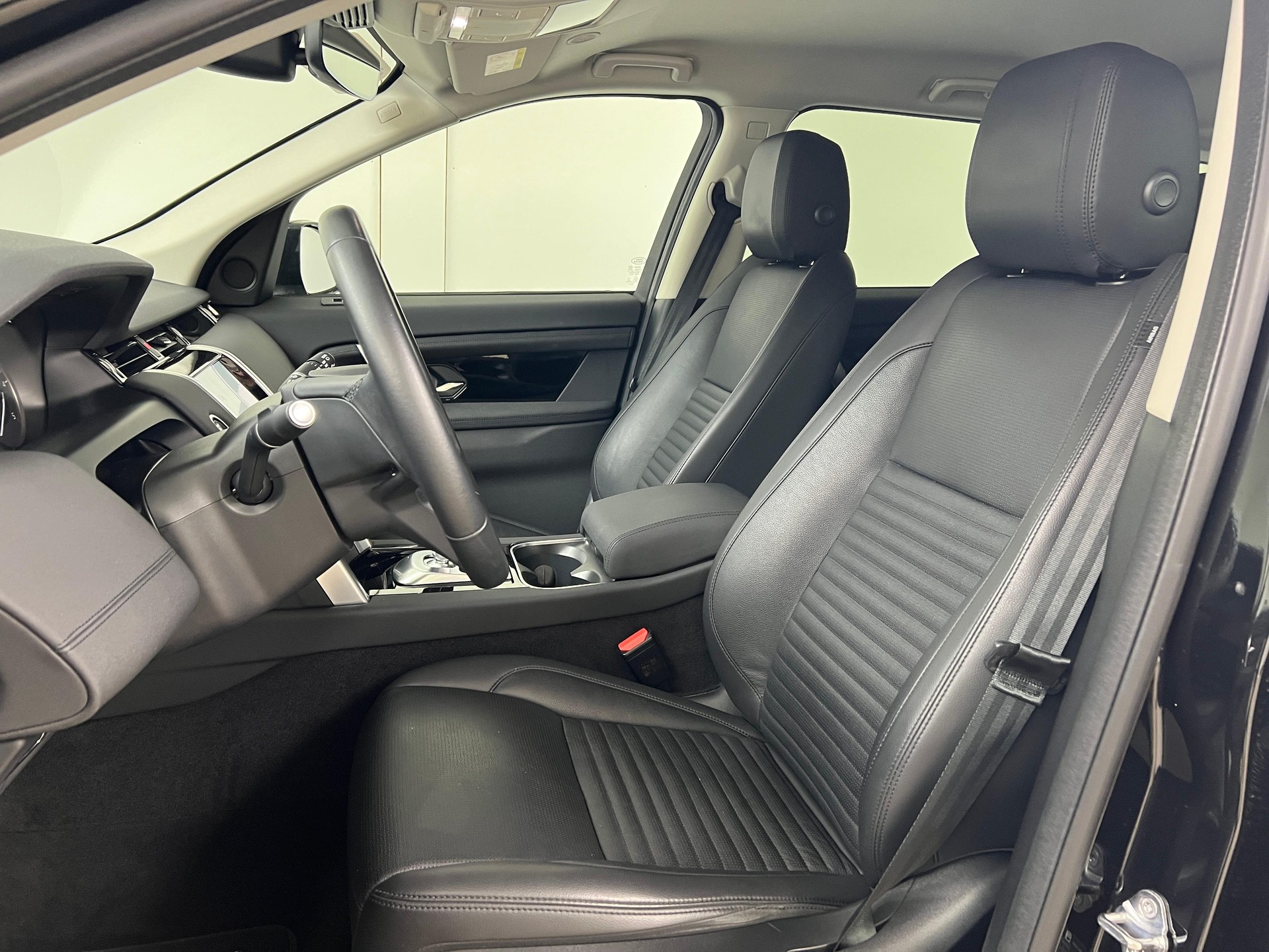 LAND ROVER Discovery Sport 2.0 SD4 200 SE-image-7