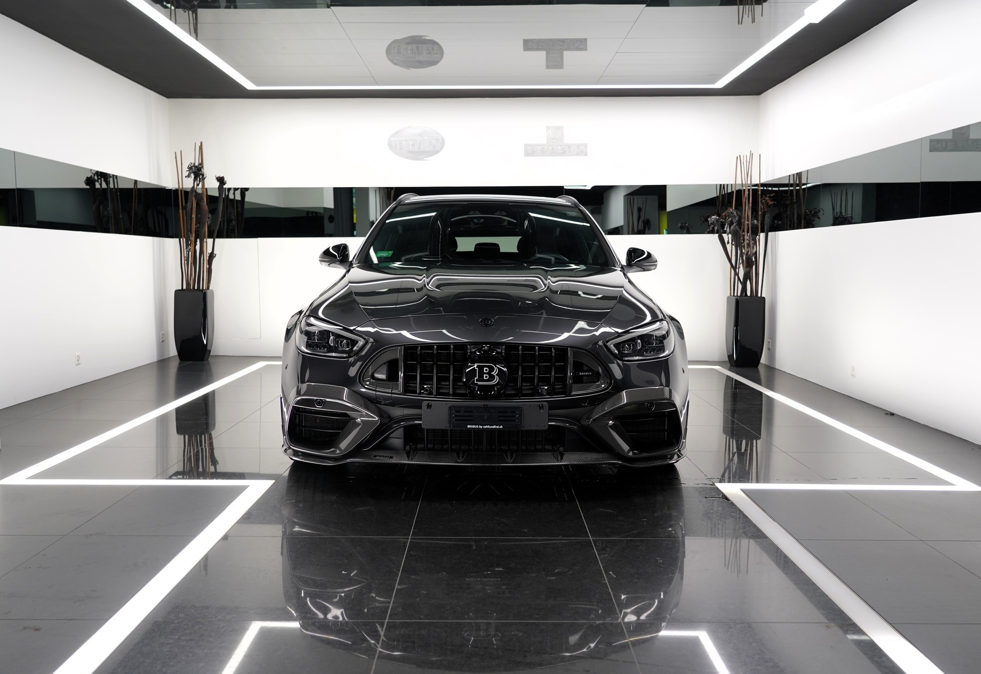 MERCEDES-BENZ C 63 AMG S T E Perf. BRABUS 730-showroom-element-2