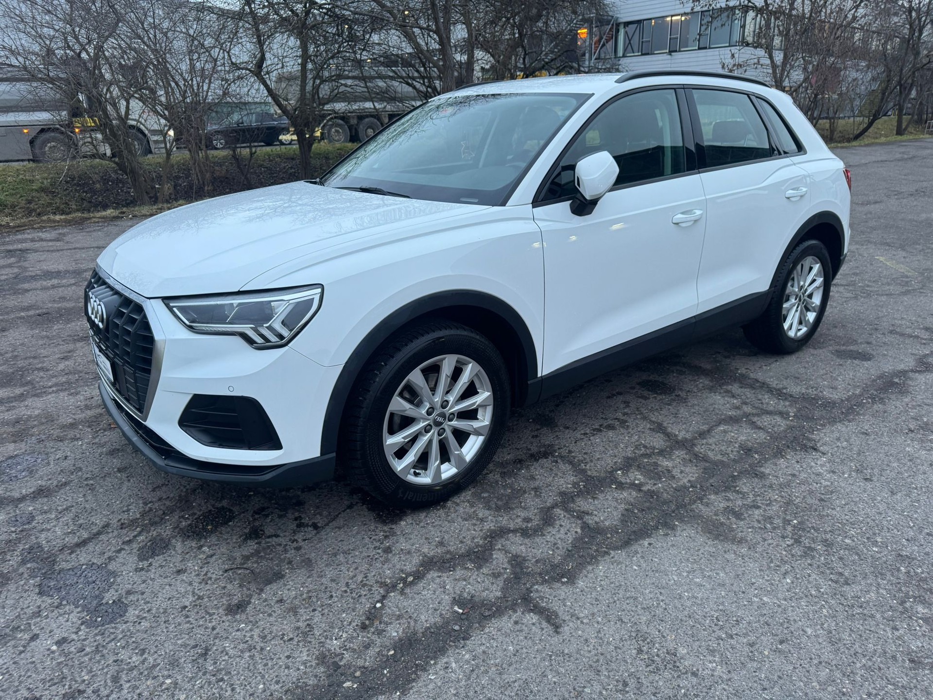 AUDI Q3 35 TFSI advanced S-tronic-image-1