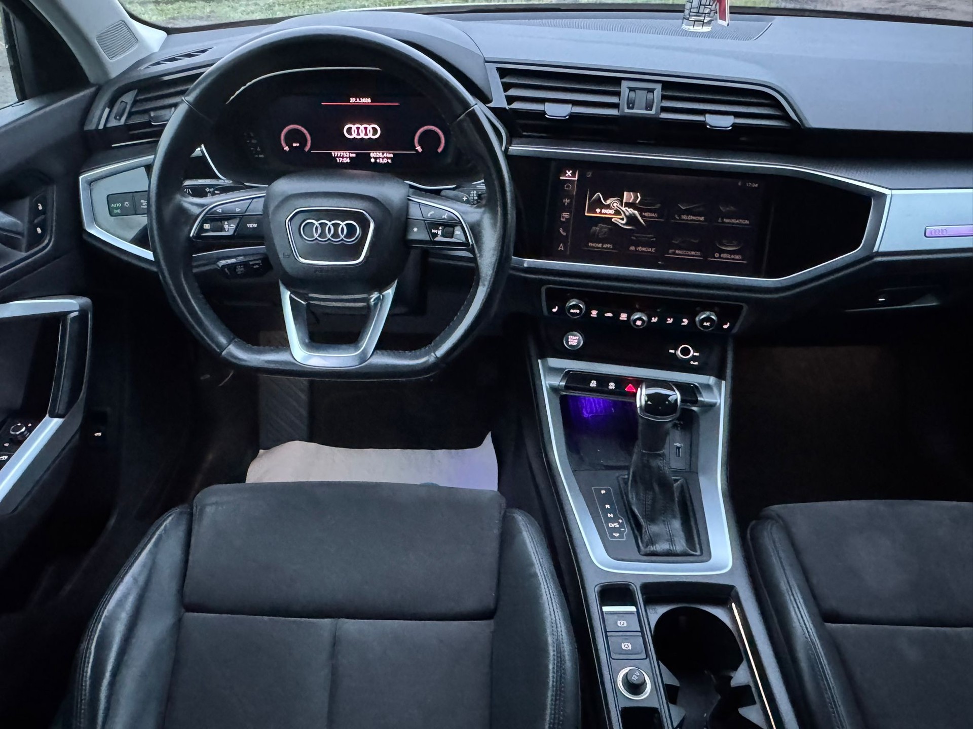 AUDI Q3 35 TFSI advanced S-tronic-image-18