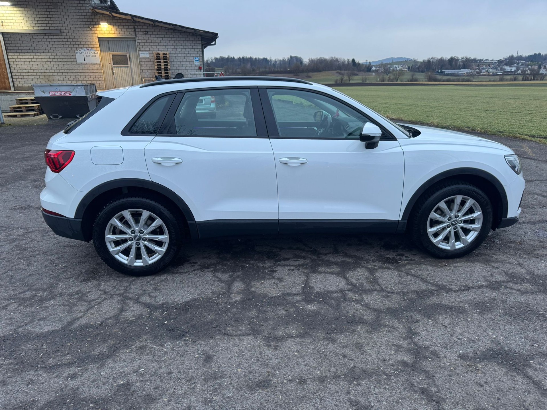 AUDI Q3 35 TFSI advanced S-tronic-image-9
