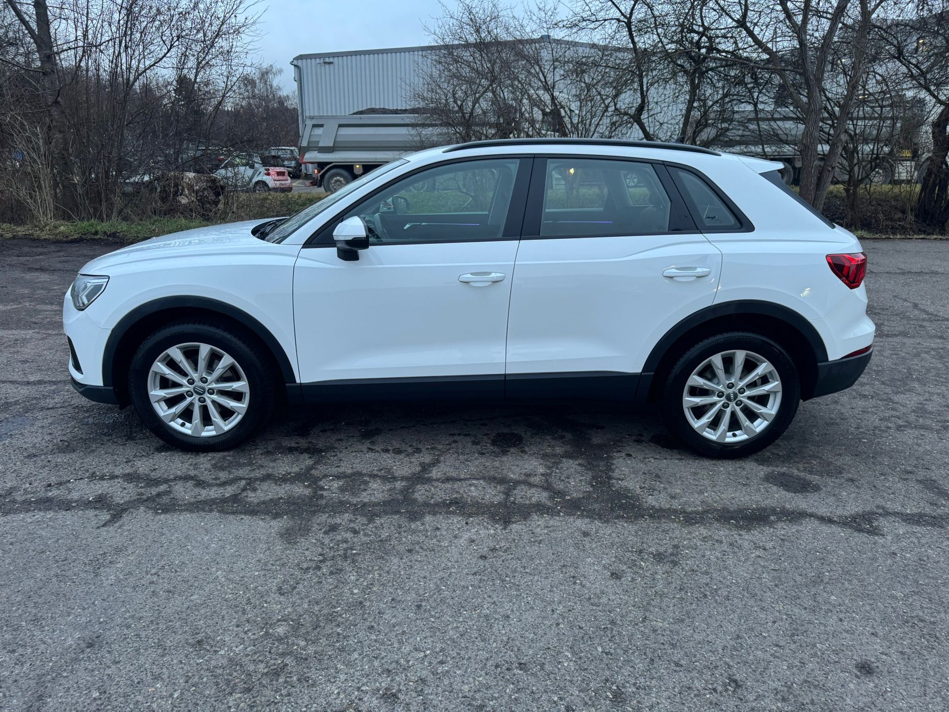 AUDI Q3 35 TFSI advanced S-tronic-image-8