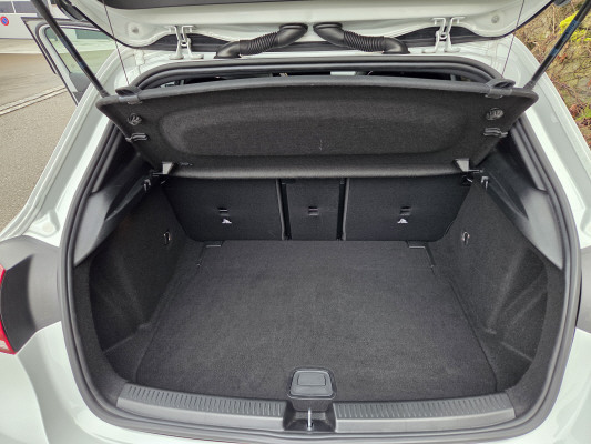 MERCEDES-BENZ A 35 AMG 4Matic-image-10