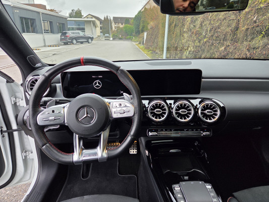 MERCEDES-BENZ A 35 AMG 4Matic-image-5