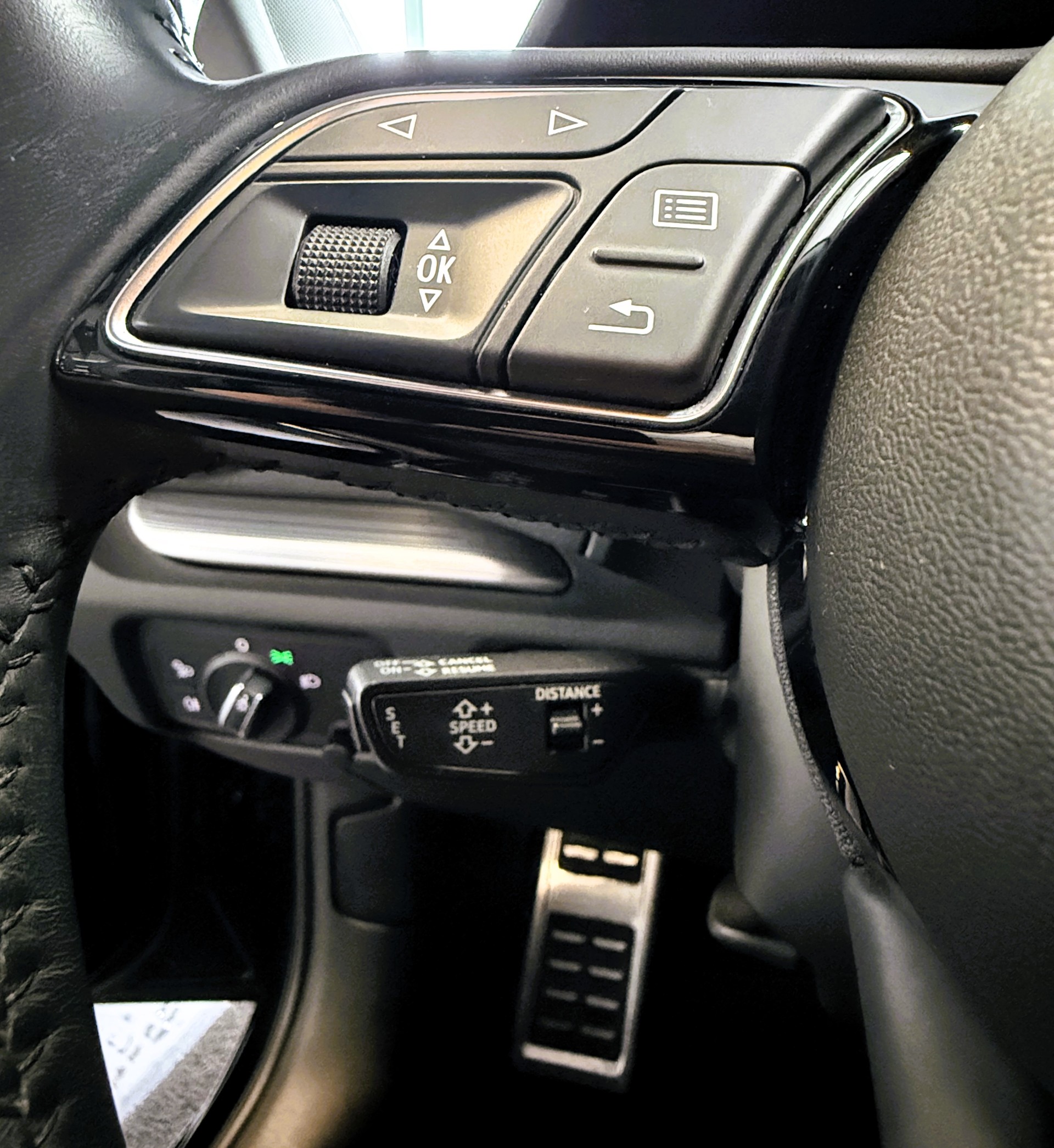 AUDI A3 Sportback 2.0 TDI Sport S-tronic quattro-image-17