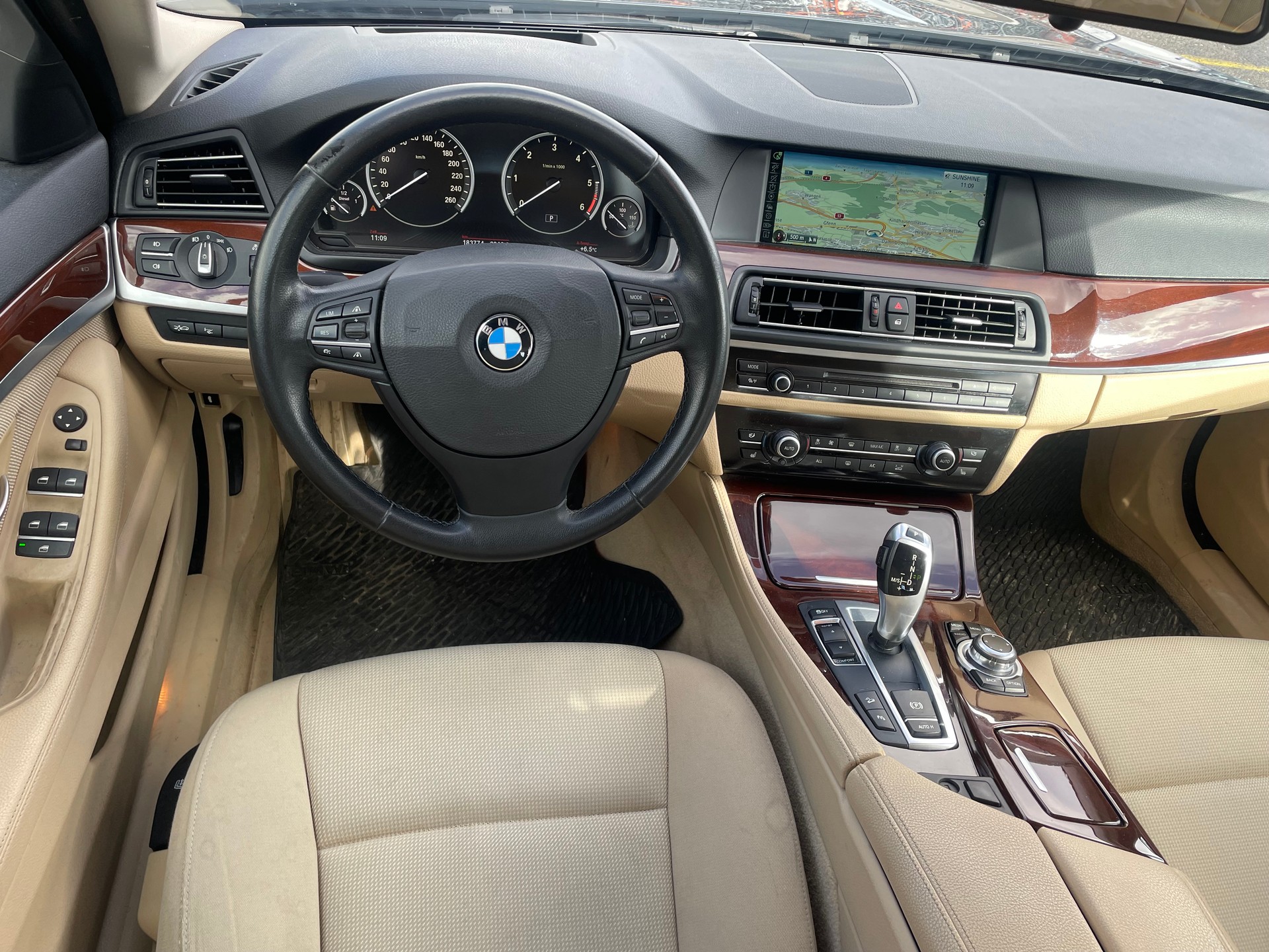 BMW 525d xDrive Touring Steptronic-image-6
