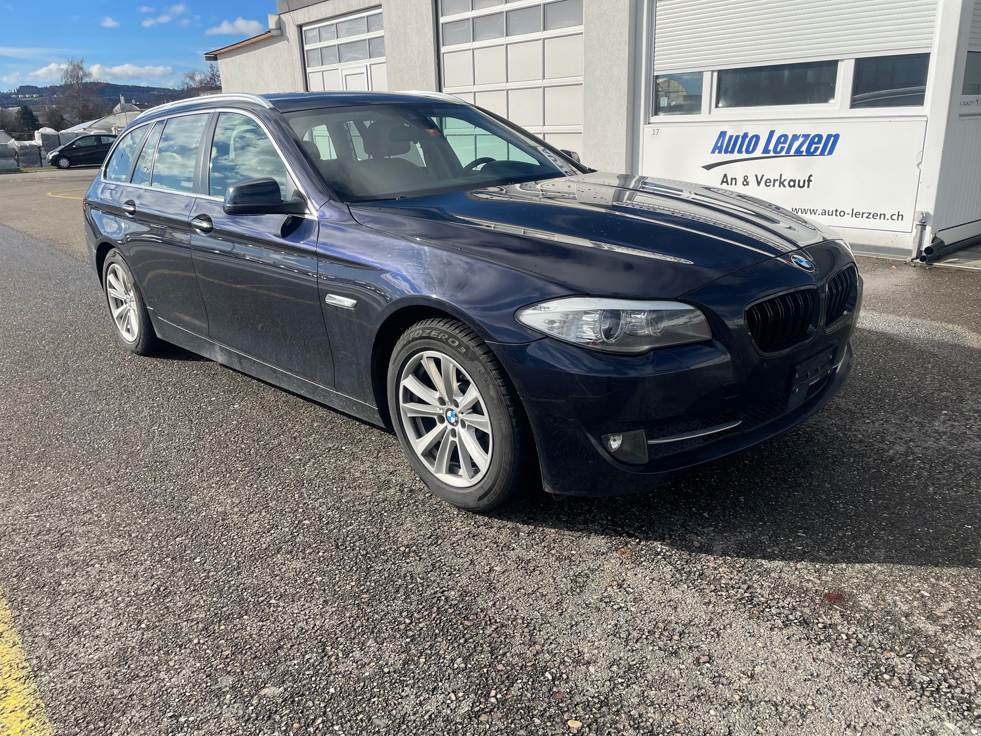 BMW 525d xDrive Touring Steptronic-image-0