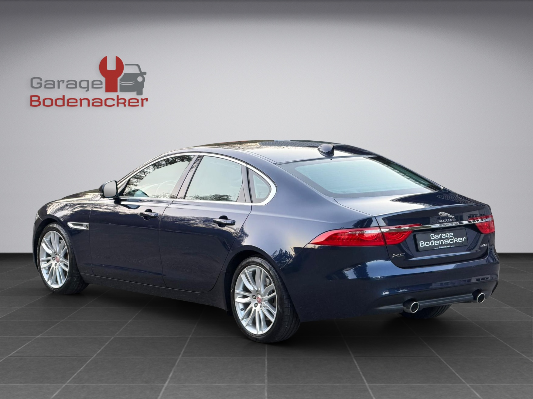 JAGUAR XF 30d Portfolio Automatic-image-2