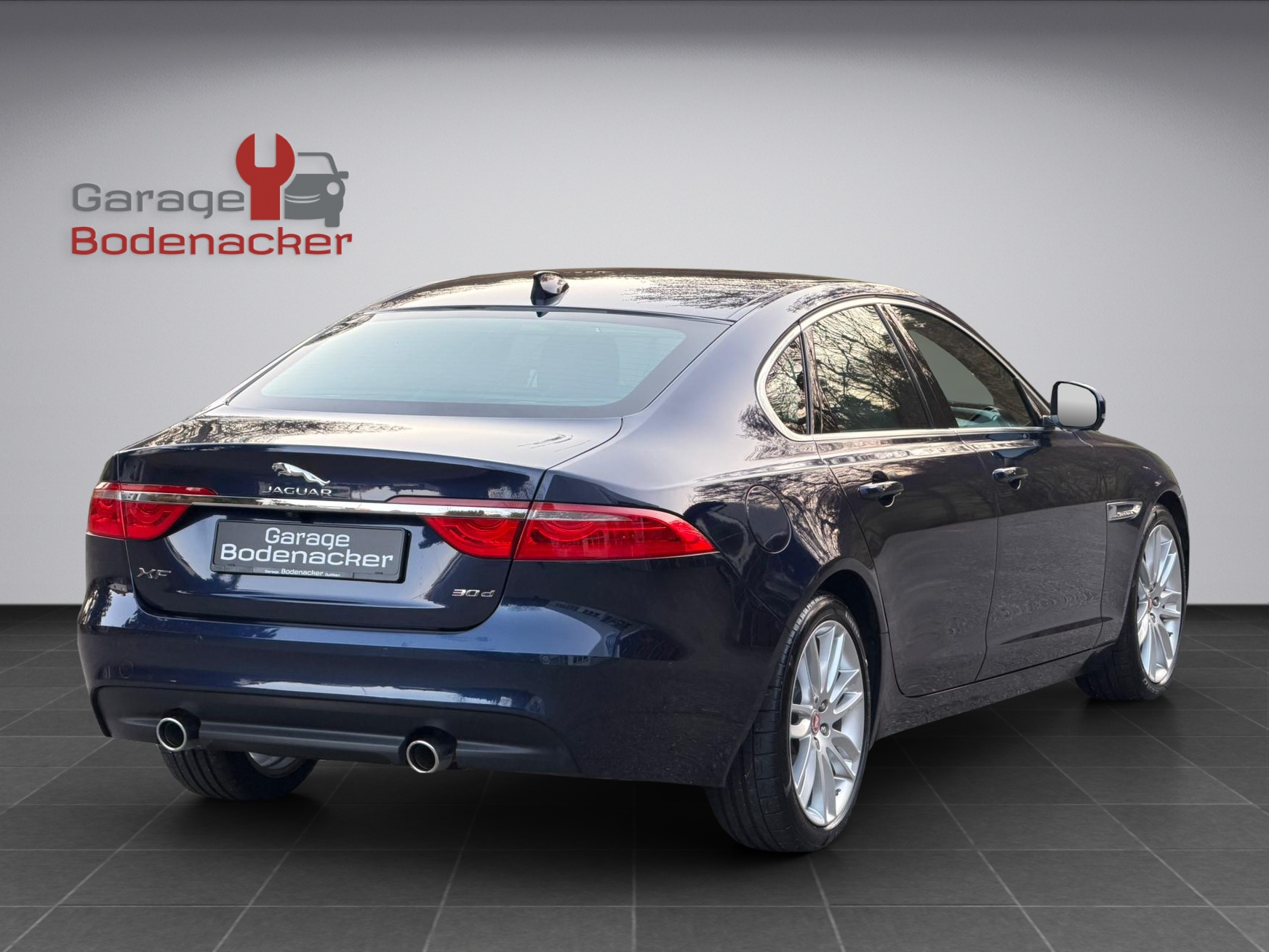JAGUAR XF 30d Portfolio Automatic-image-3