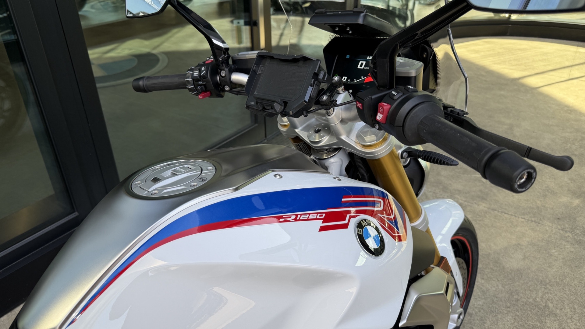 BMW R 1250 R Sport-image-4