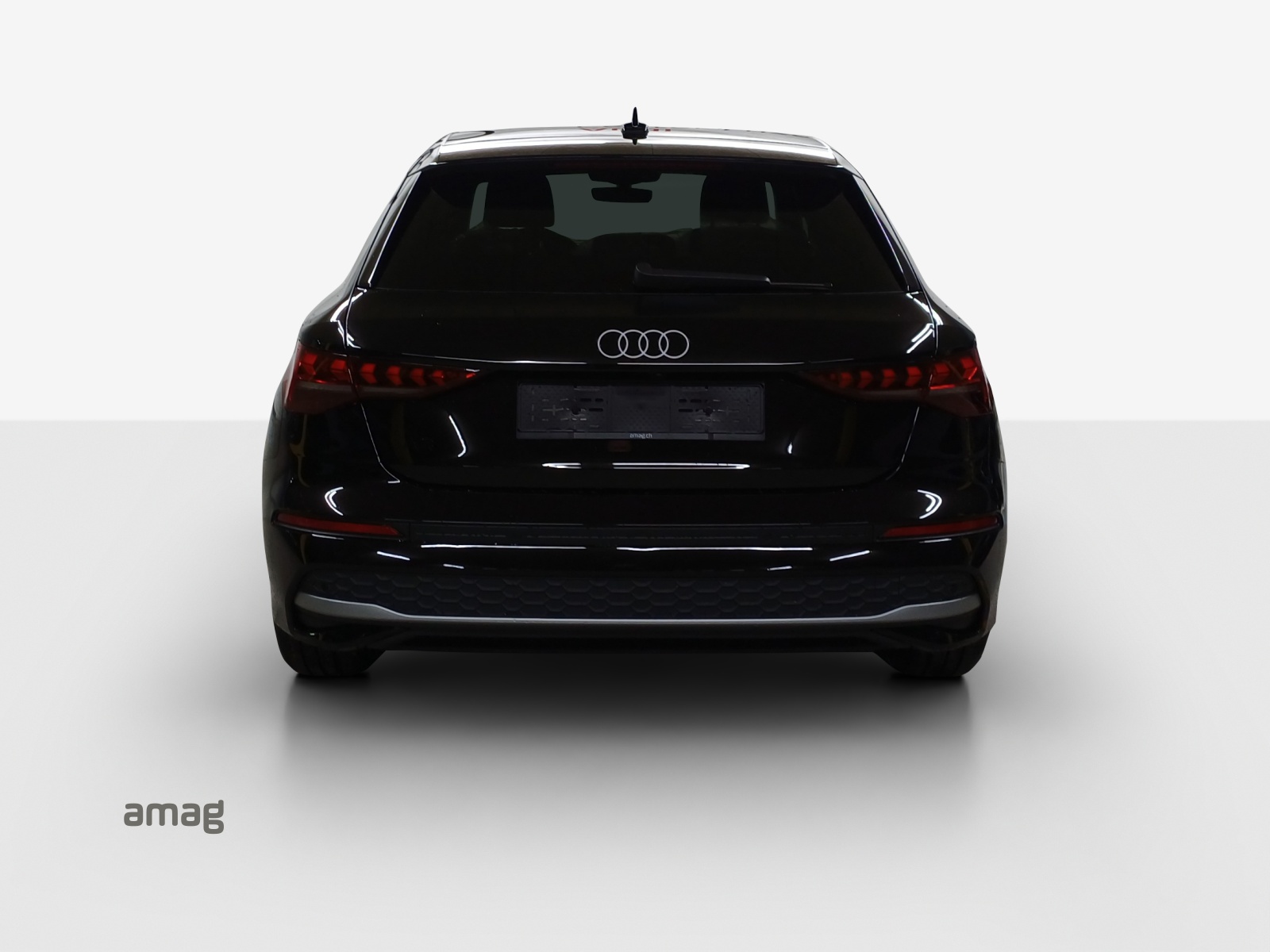 AUDI A3 Sportback TFSI 110 kW Attraction S tronic-image-3