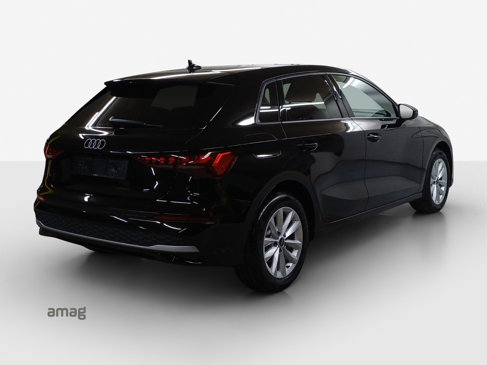 AUDI A3 Sportback TFSI 110 kW Attraction S tronic-image-4